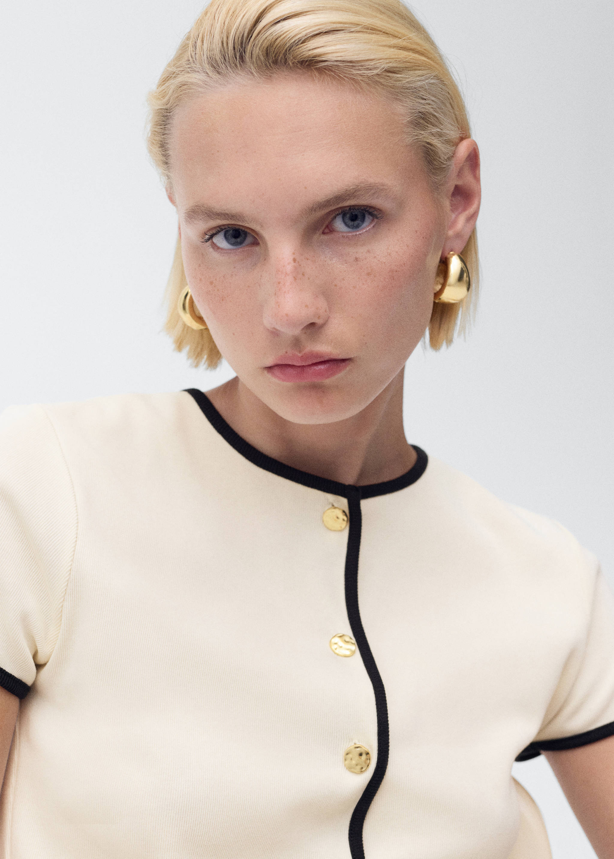 Cotton t-shirt with contrasting trim - Details of the article 1