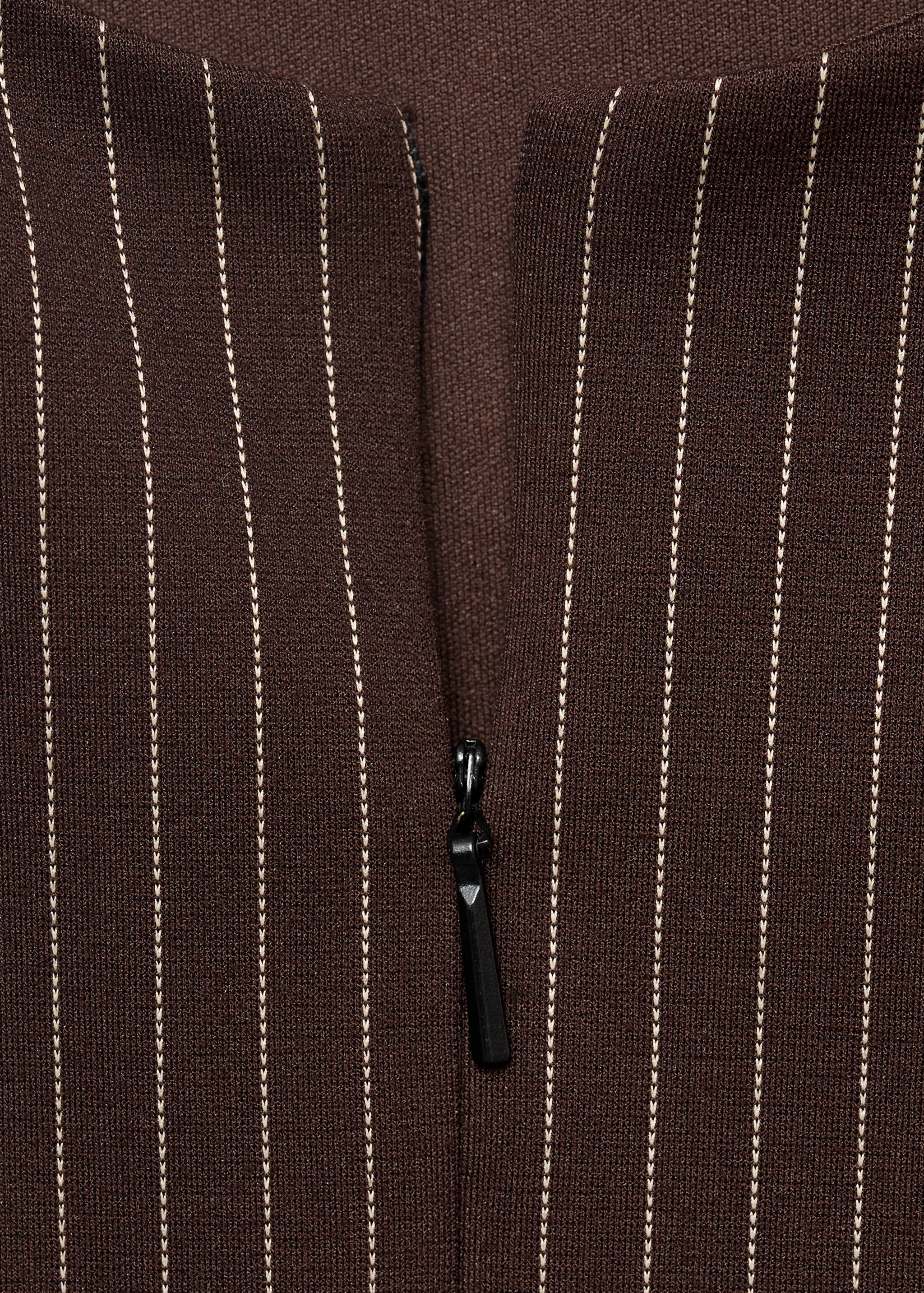 Top justo com fecho de correr - Pormenor do artigo 8