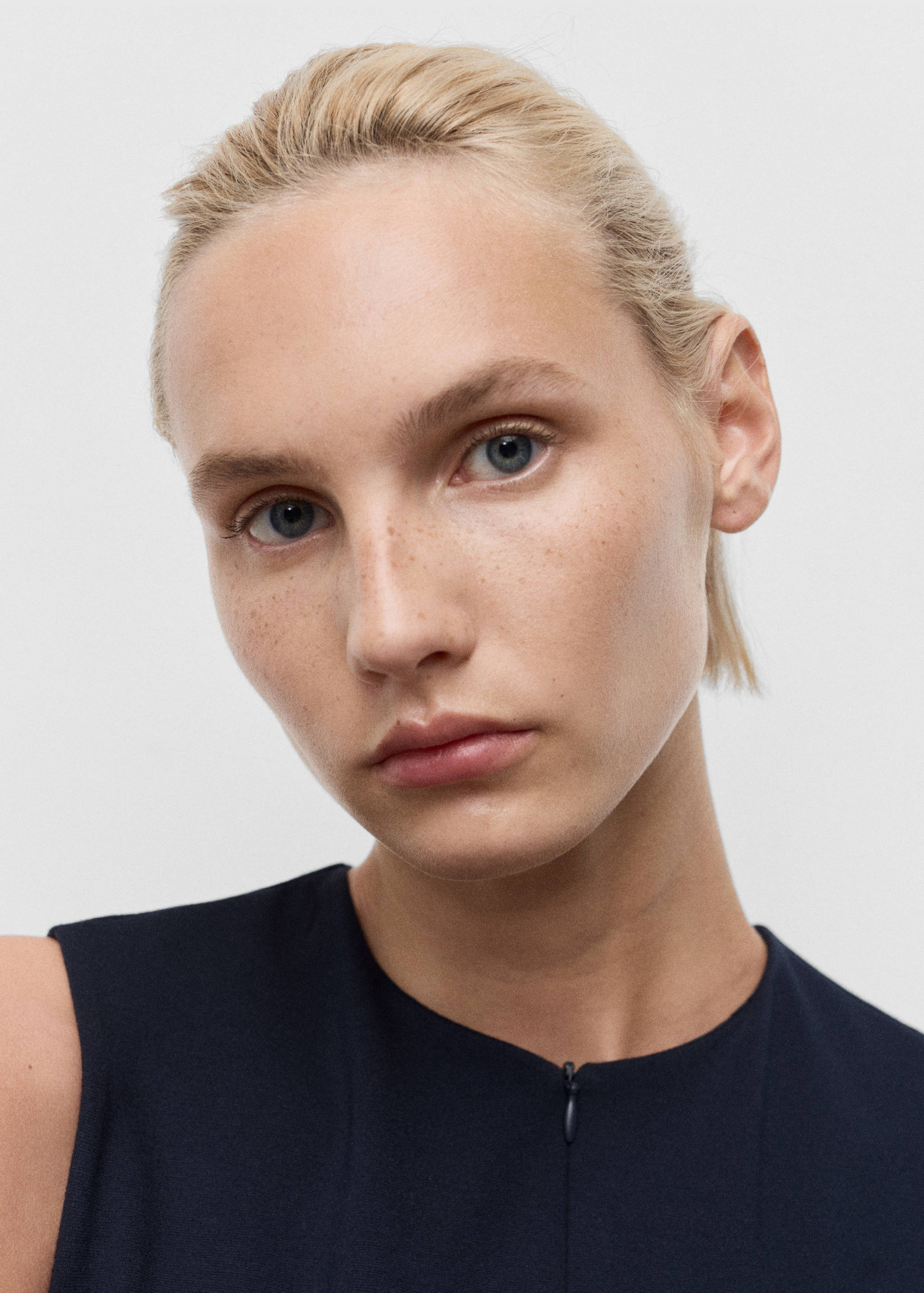 Top justo com fecho de correr - Pormenor do artigo 1