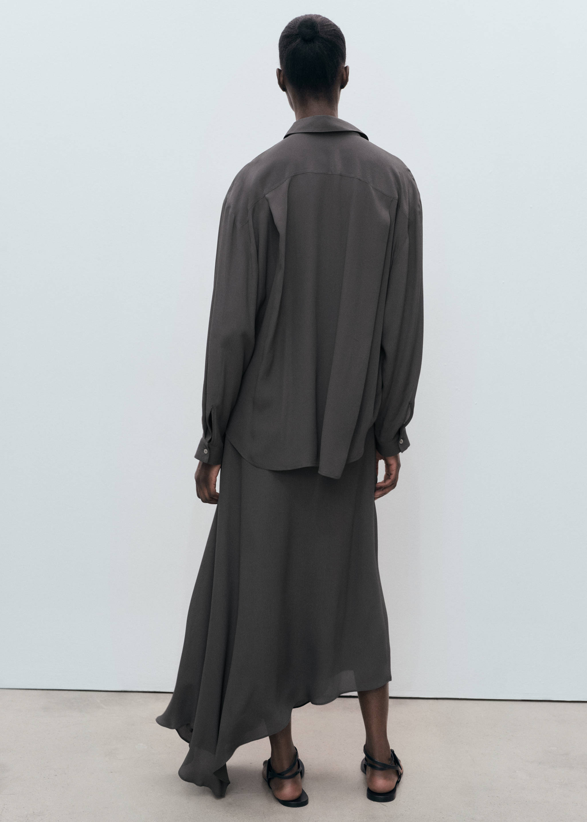 Asymmetrical maxi-skirt - Reverse of the article