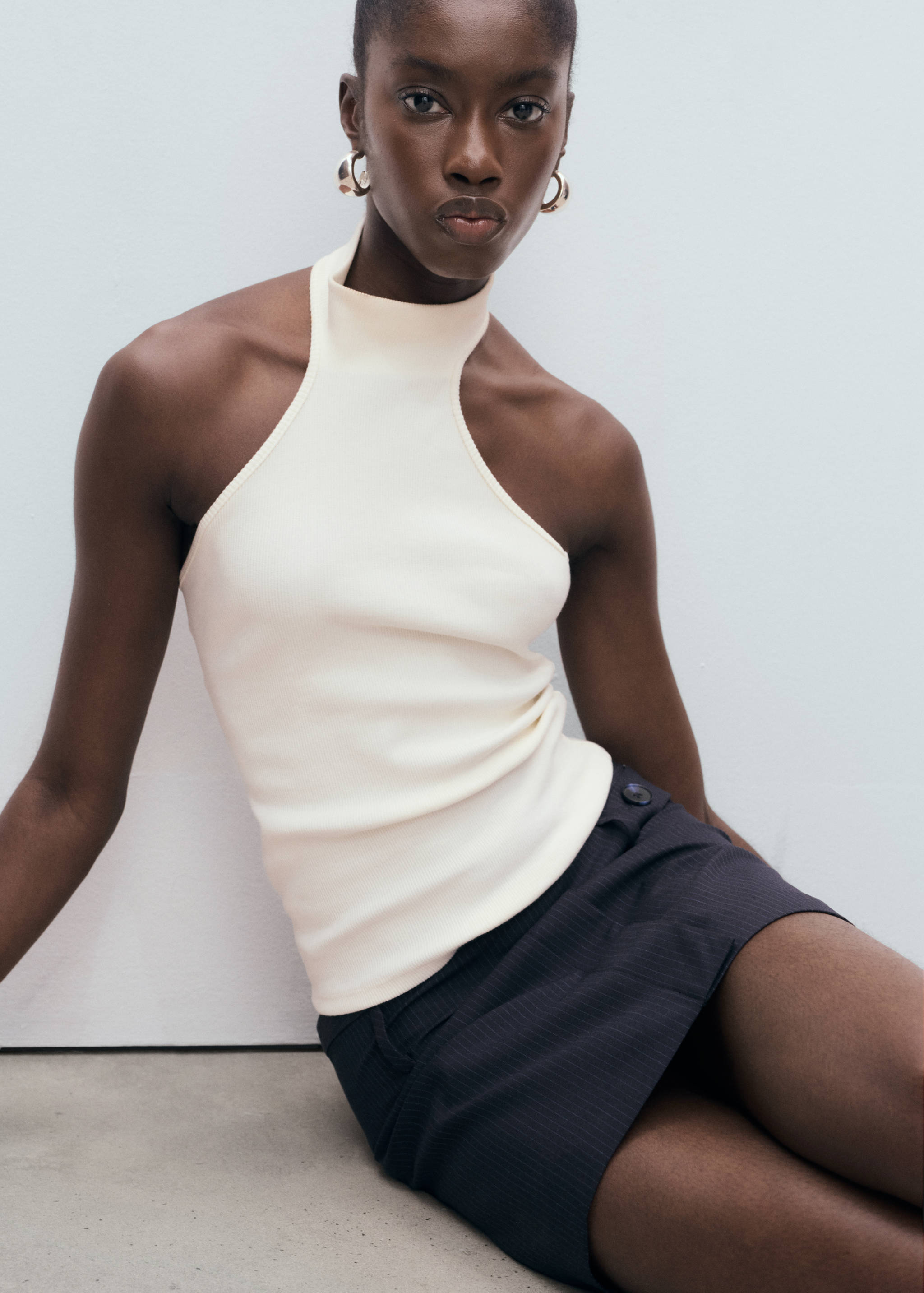 Pinstriped short skirt - Details of the article 2