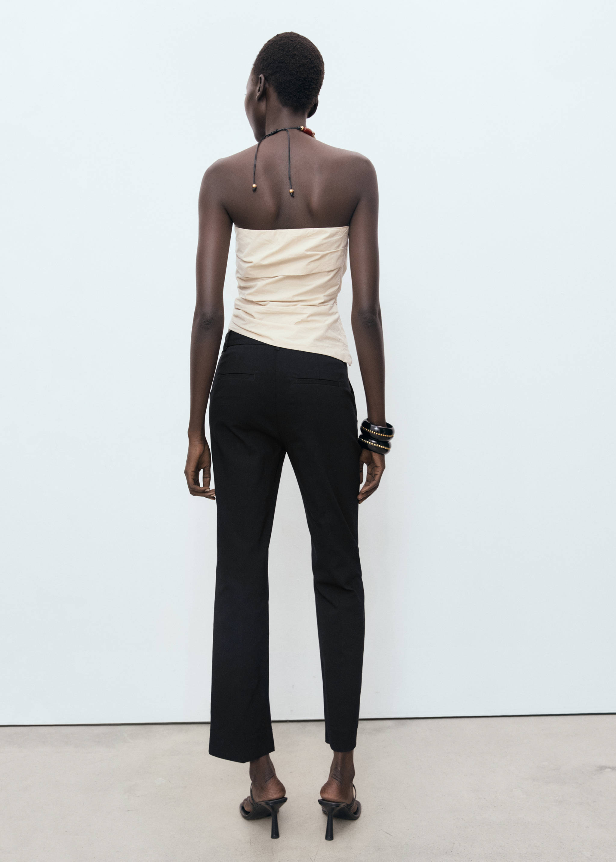 Egyenes szabású vágott nadrág - A cikk hátulja