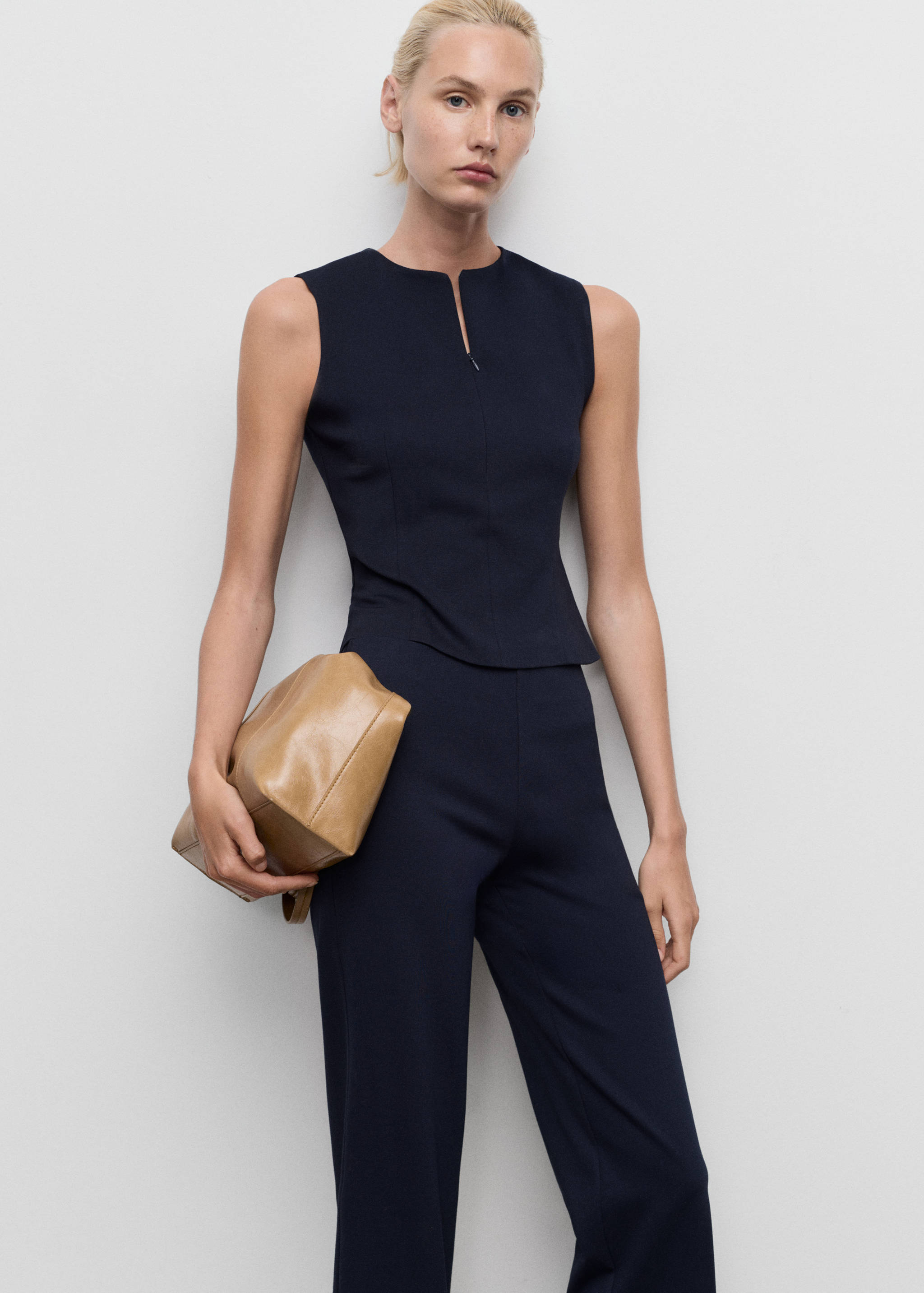 Straight-fit trousers with elastic waist - Details of the article 1