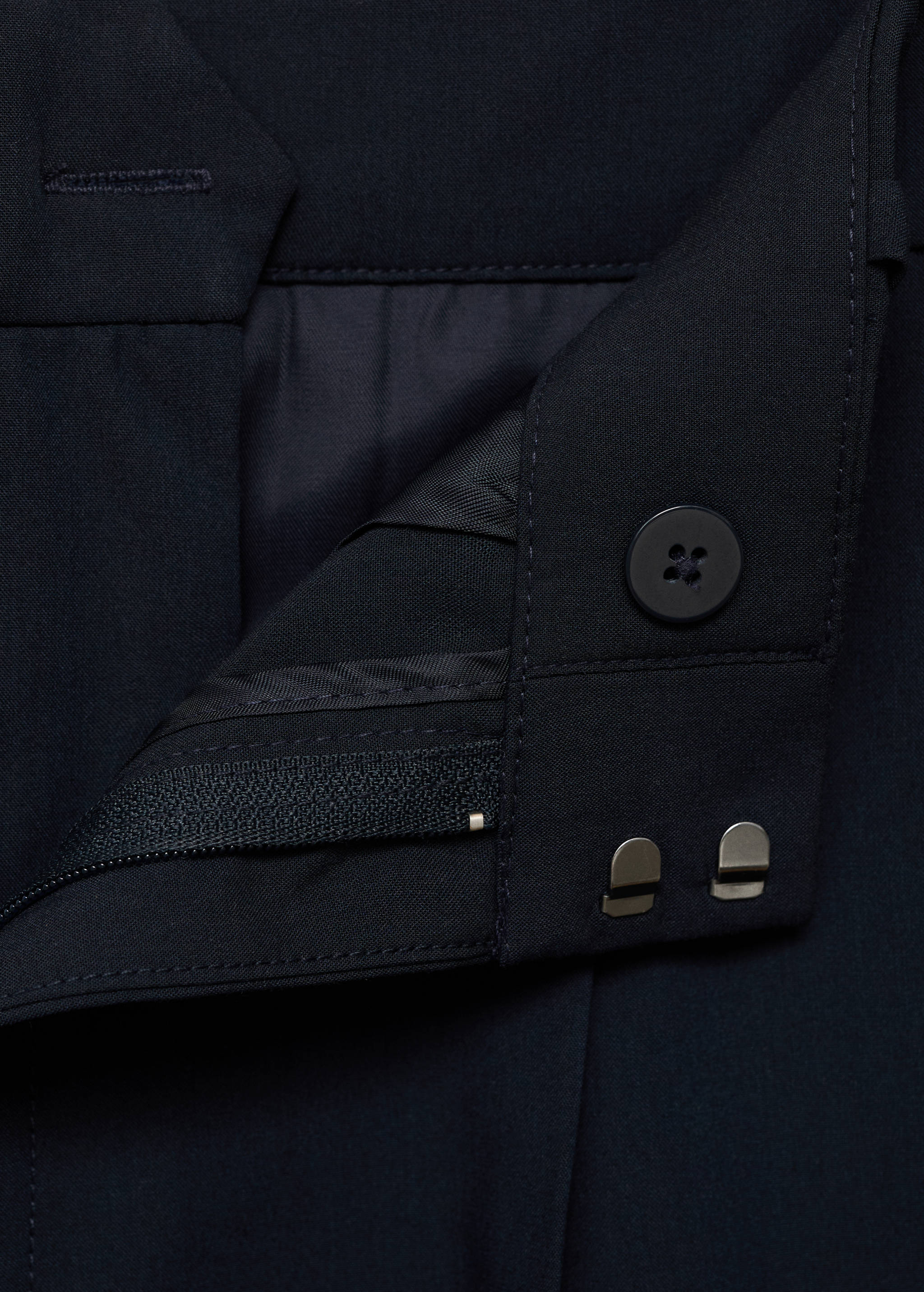 Low-rise wide leg trousers - Details of the article 8