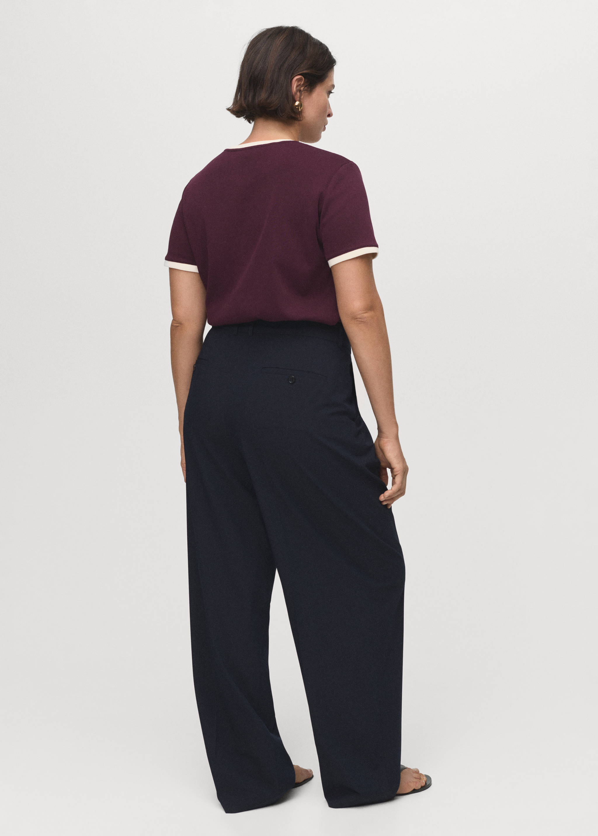 Low-rise wide leg trousers - Details of the article 4