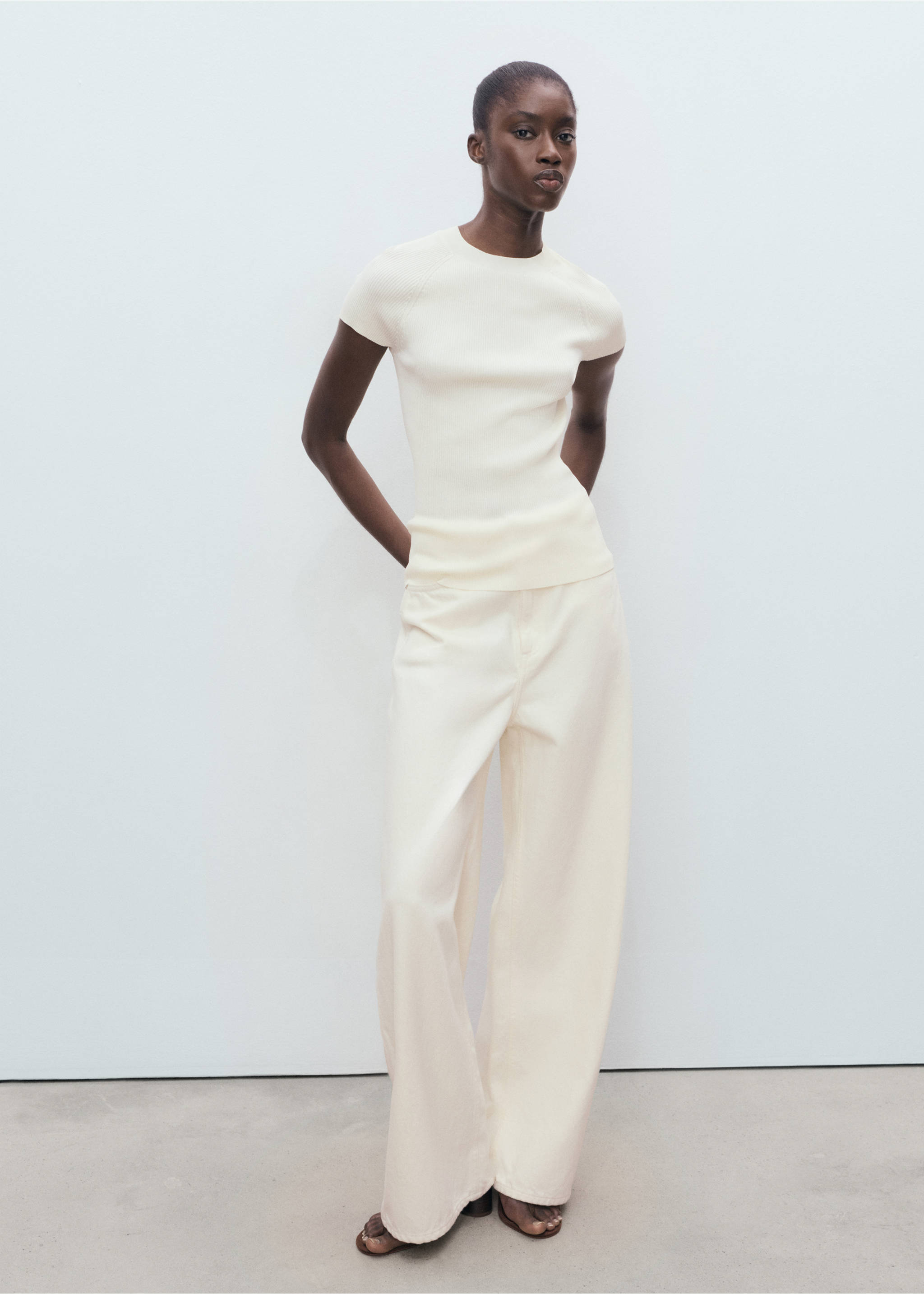 Pull maille côtelée manches courtes - Plan général, Écru. Ref: 17094097-00.