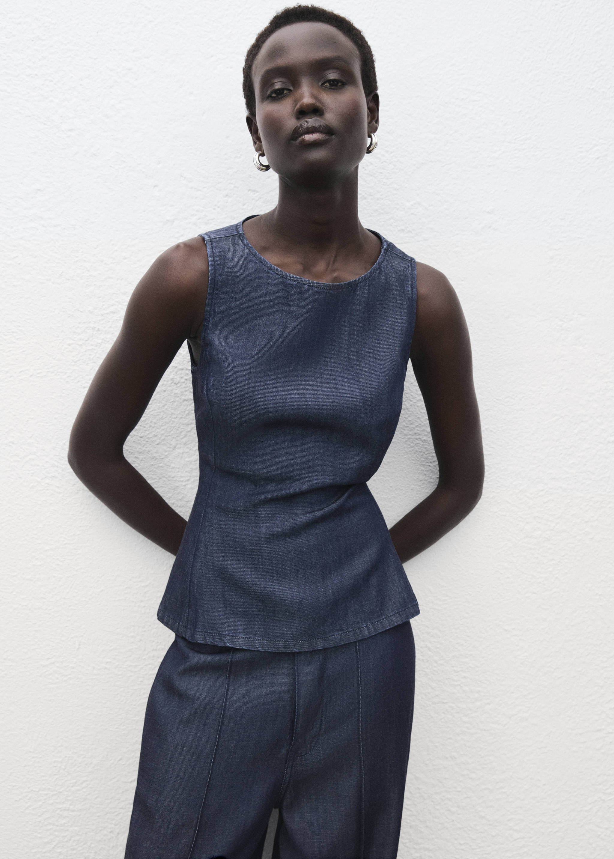 เสื้อยีนส์ครอป - เครื่องบินขนาดกลาง