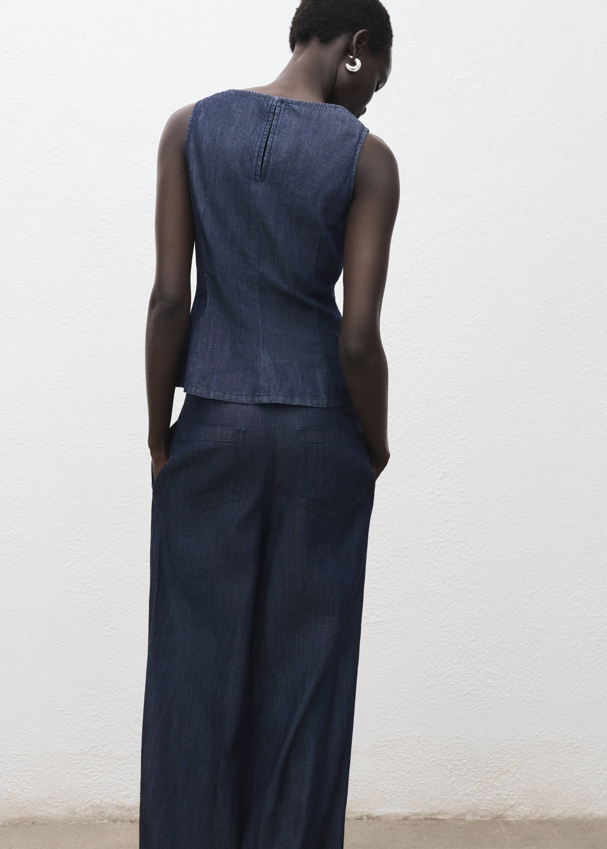 เสื้อยีนส์ครอป - ด้านหลังของสินค้า