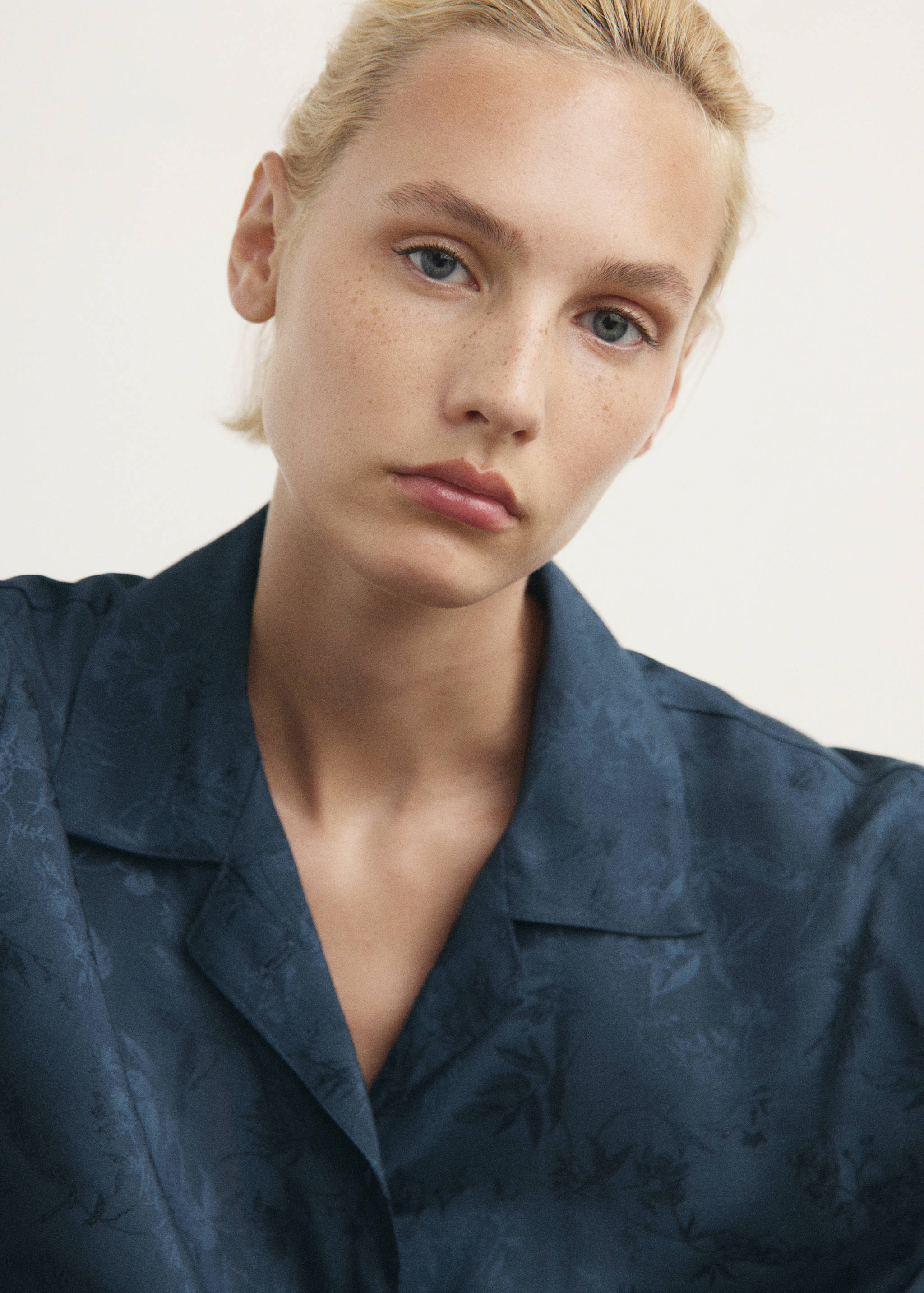 Pyjamasskjorta i jaquardsilke - Detaljer om artikeln 1