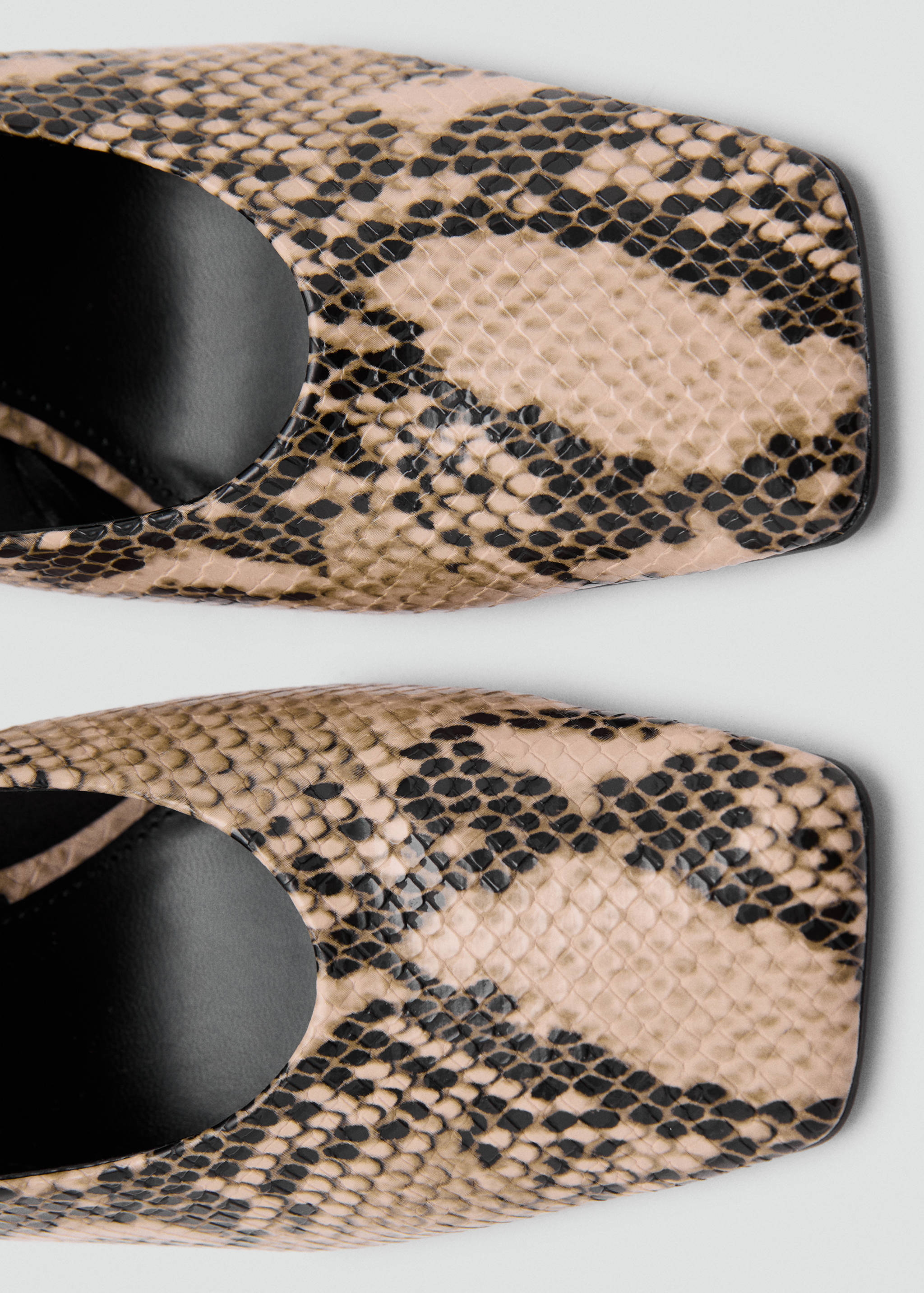 Animal-print high heeled shoes - Details of the article 2