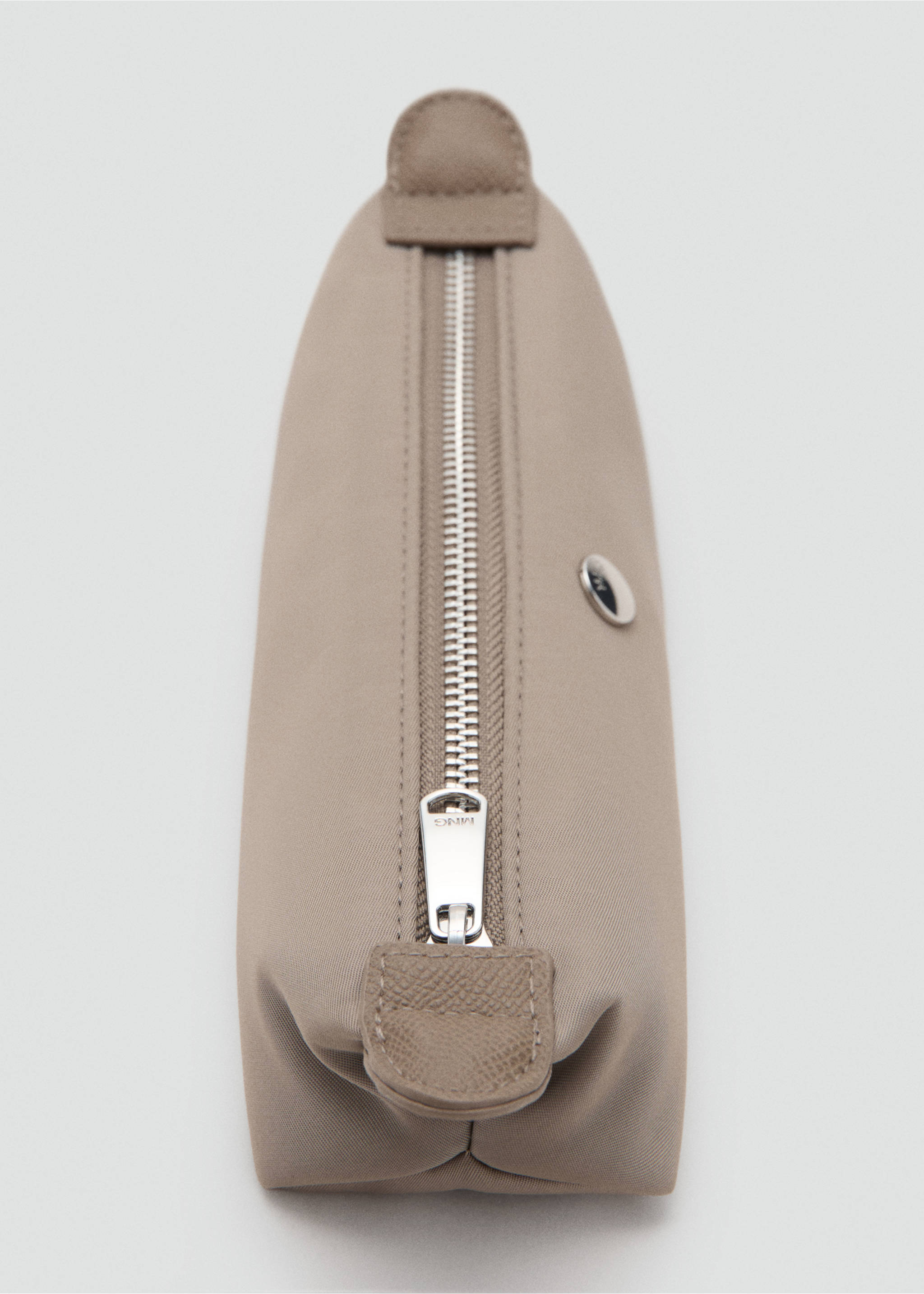 Nylon case with zip - Details of the article 1, Light/Pastel Brown. Ref: 17094122-00.