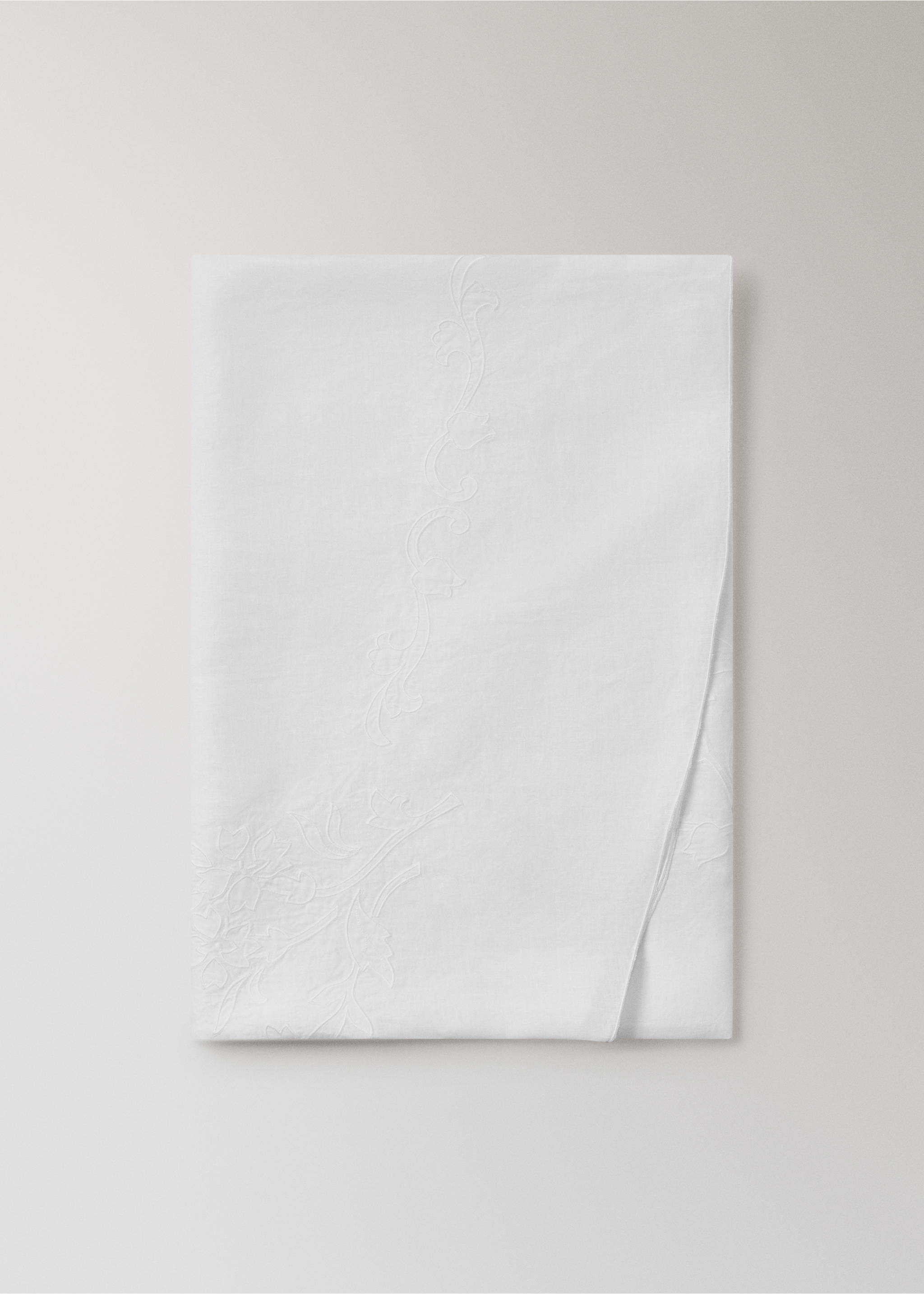 Handbroderad oval linneduk för 6 till 8 personer - Artikel utan modell, Vit. Ref: 17094123-00.