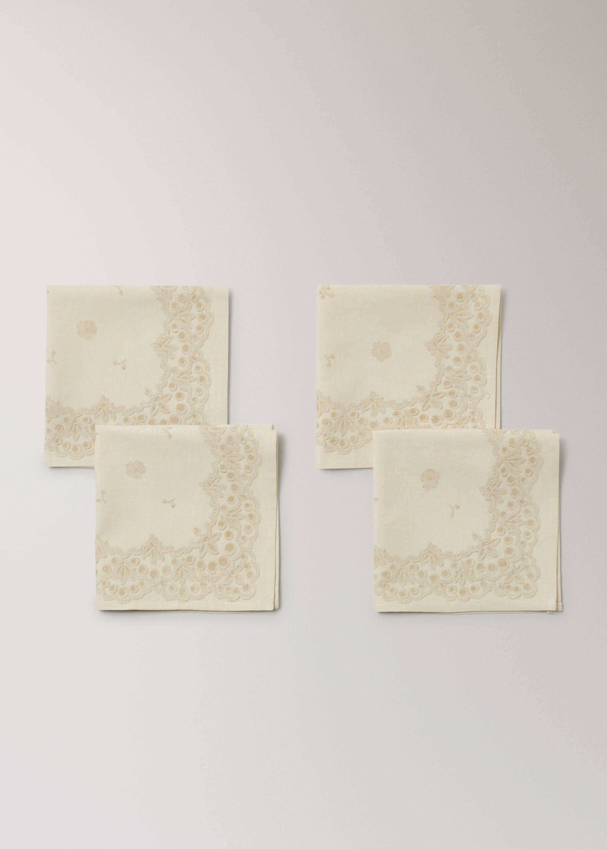 Serwetki lniane z motywem kwiatowym - Szczegóły artykułu 1