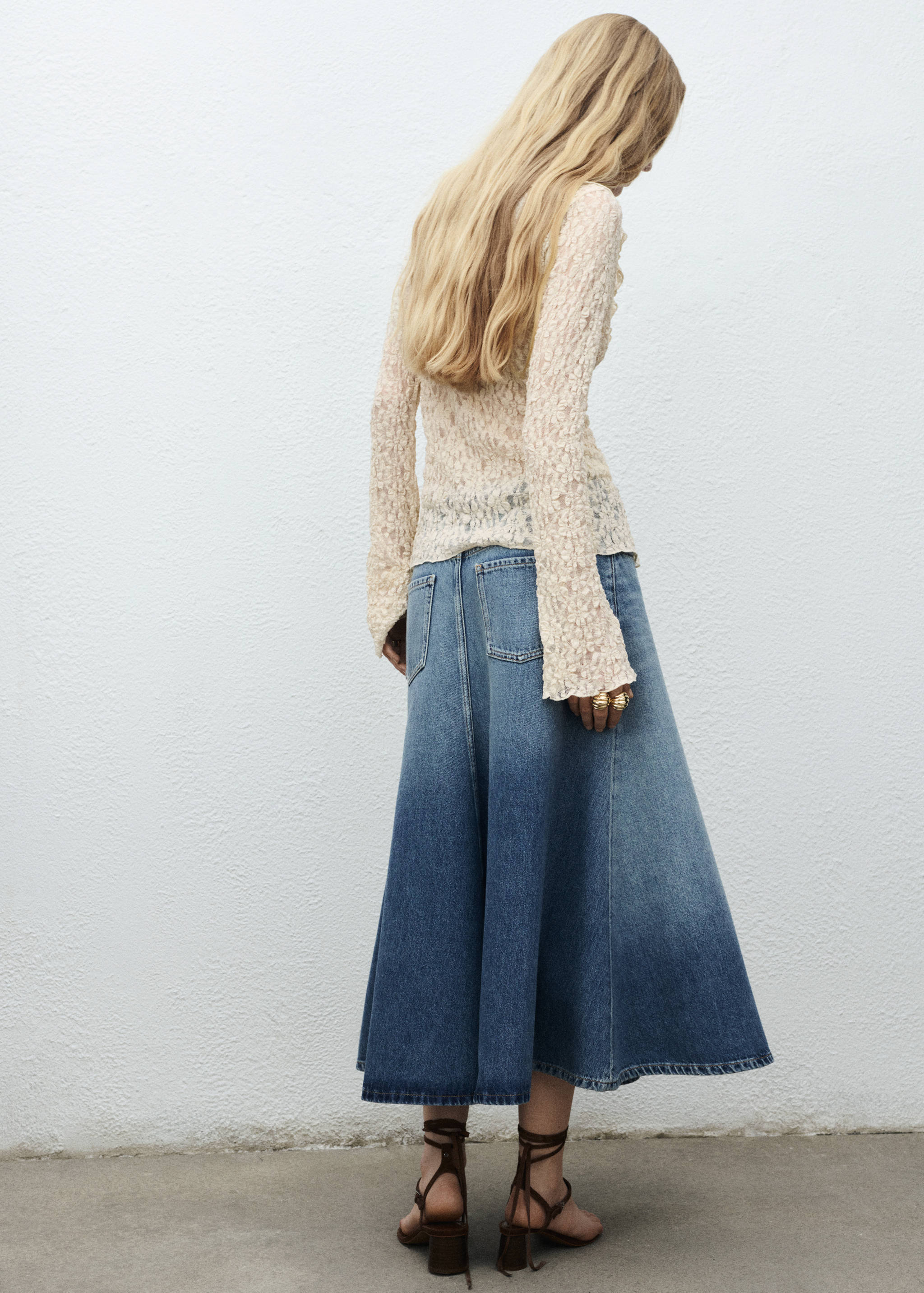 Кружевная блузка с воланами - Обратная сторона изделия