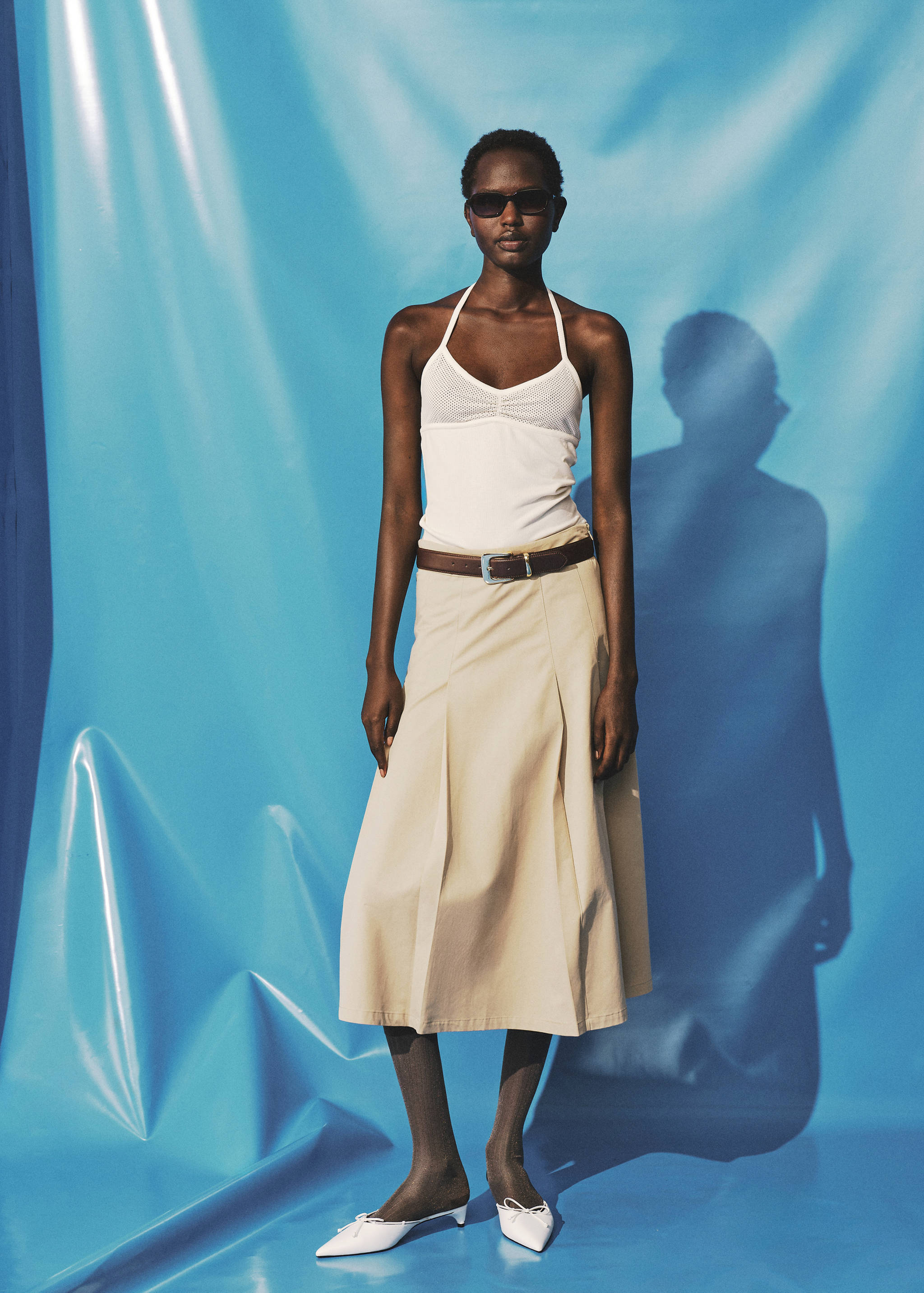 Top with perforated neckline - General plane