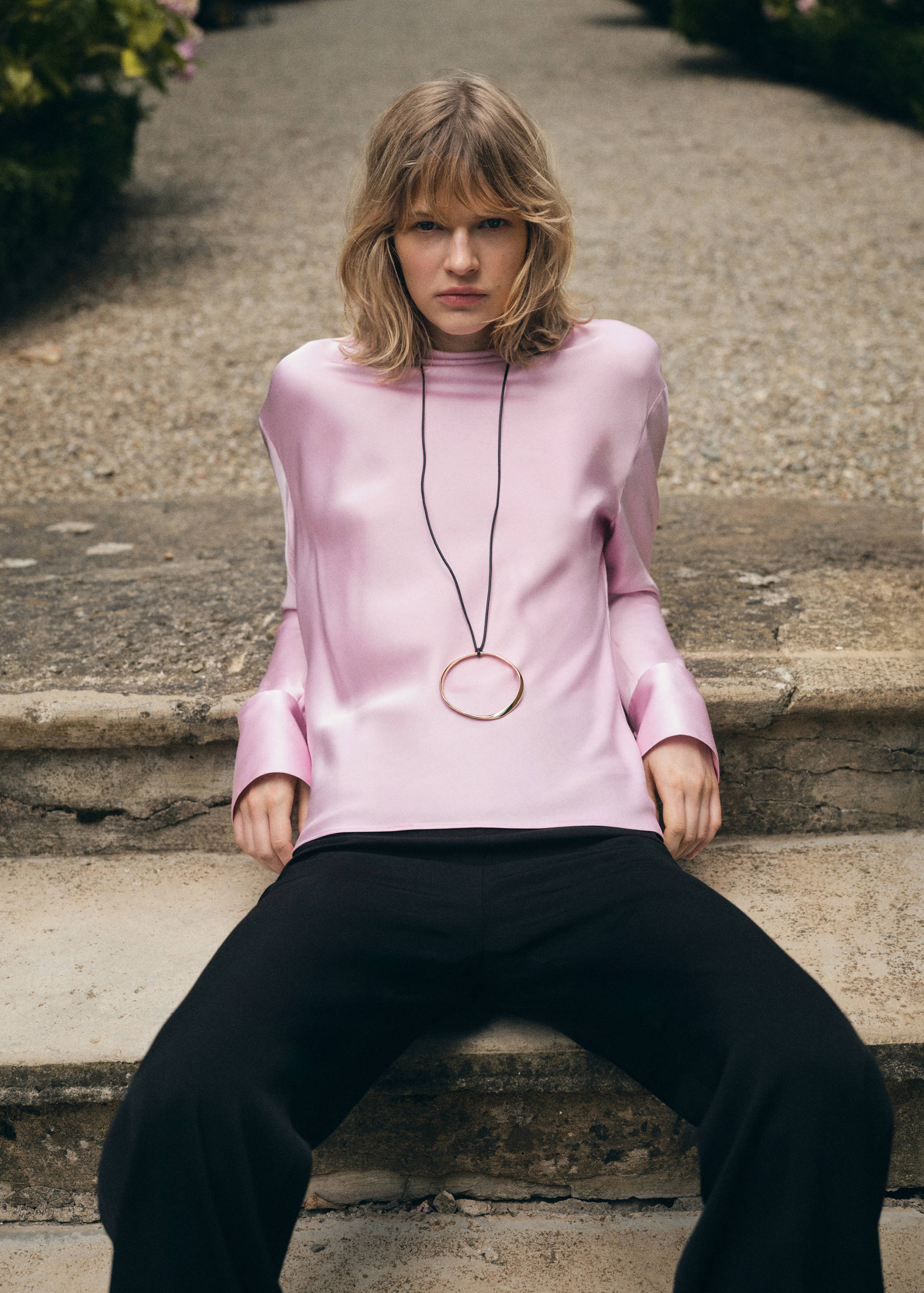 Satin blouse with draped back - General plane