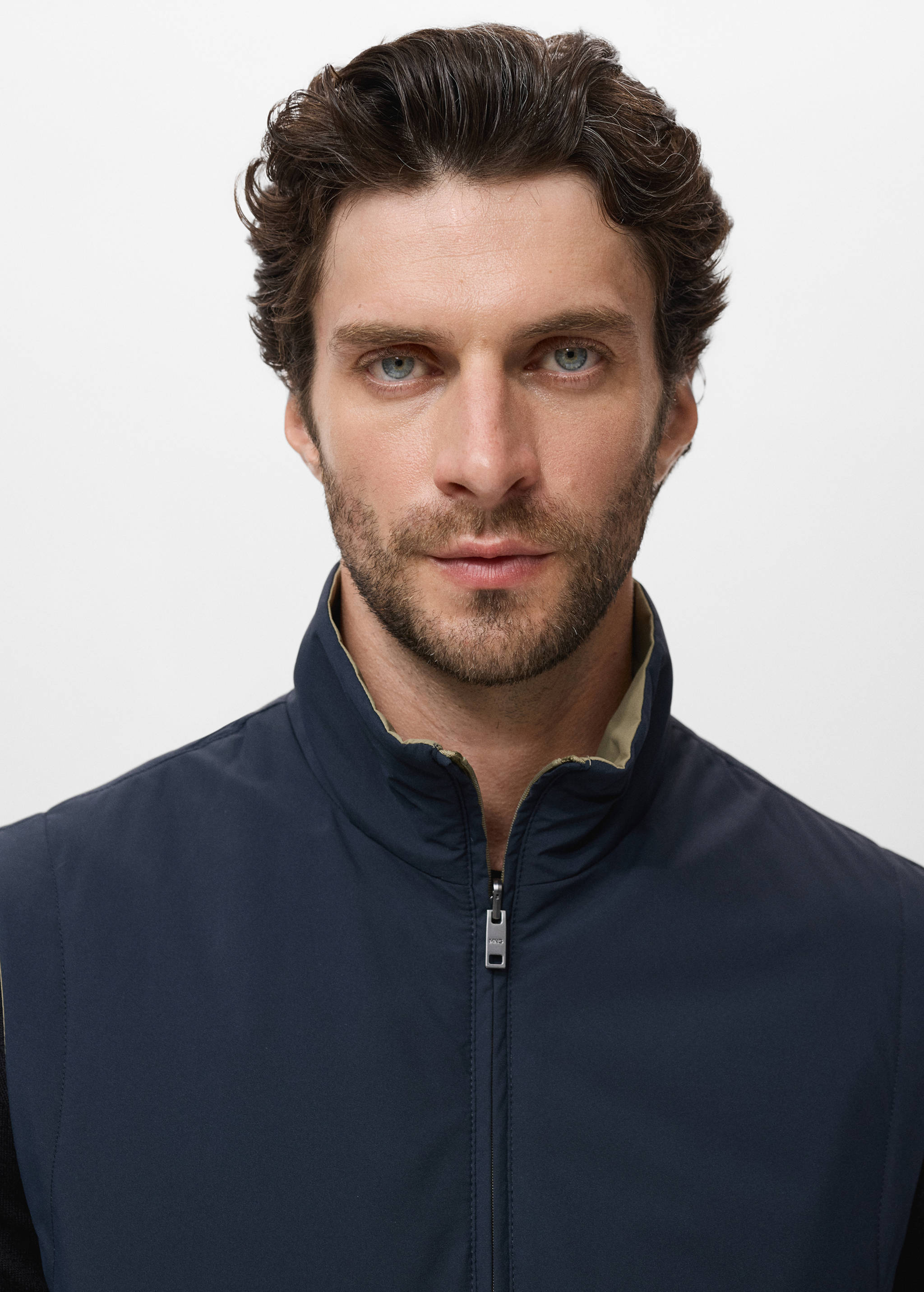 Reversible water-repellent gilet - Details of the article 1