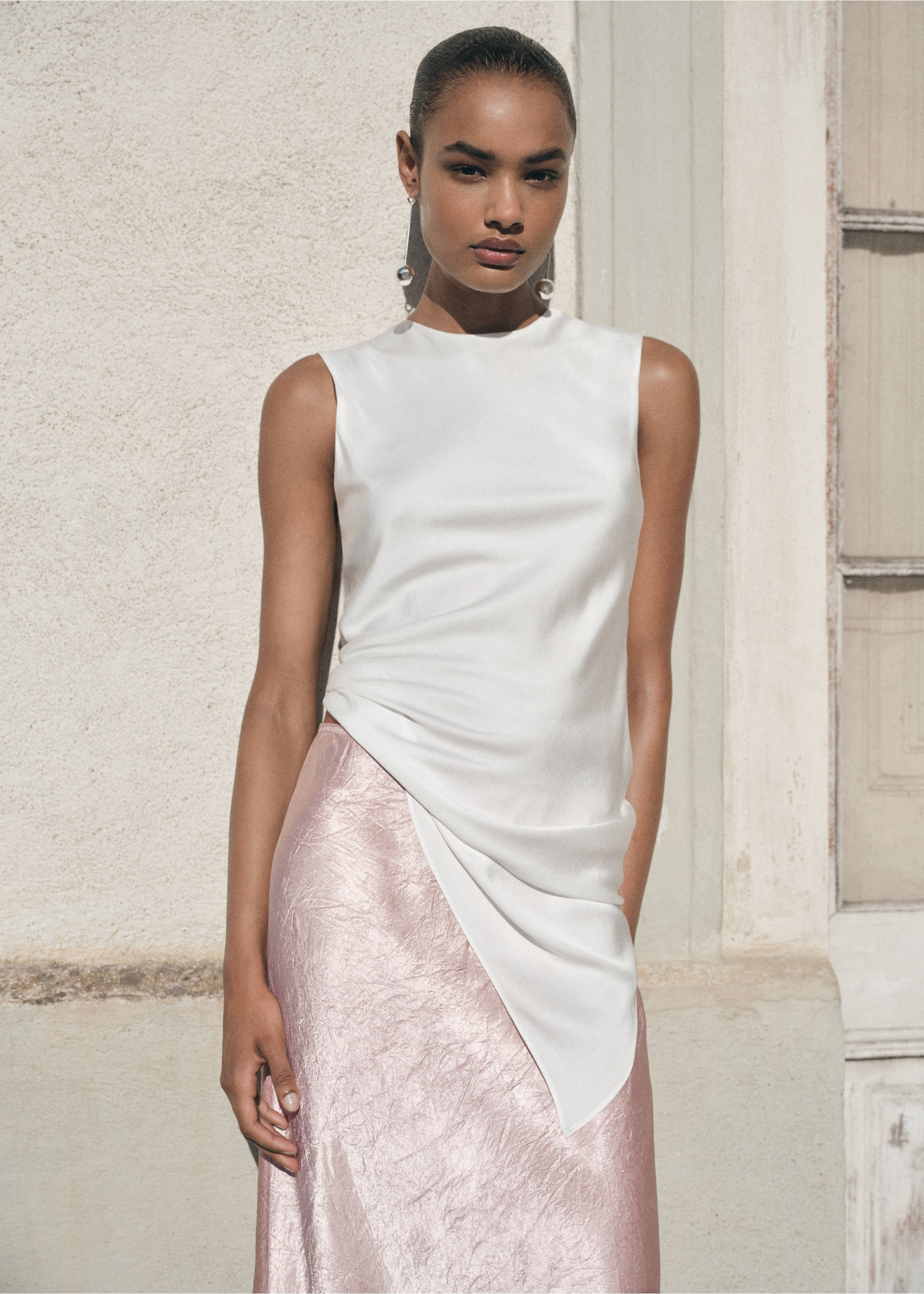 Creased-effect satin skirt - Medium plane, Pastel Pink. Ref: 17094424-00.