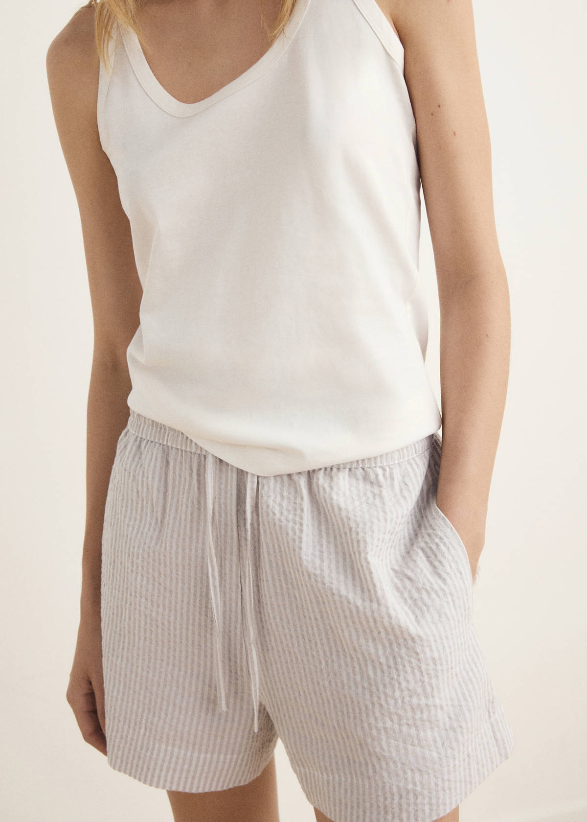 Two-piece striped seersucker pyjama shorts — Medium Brown