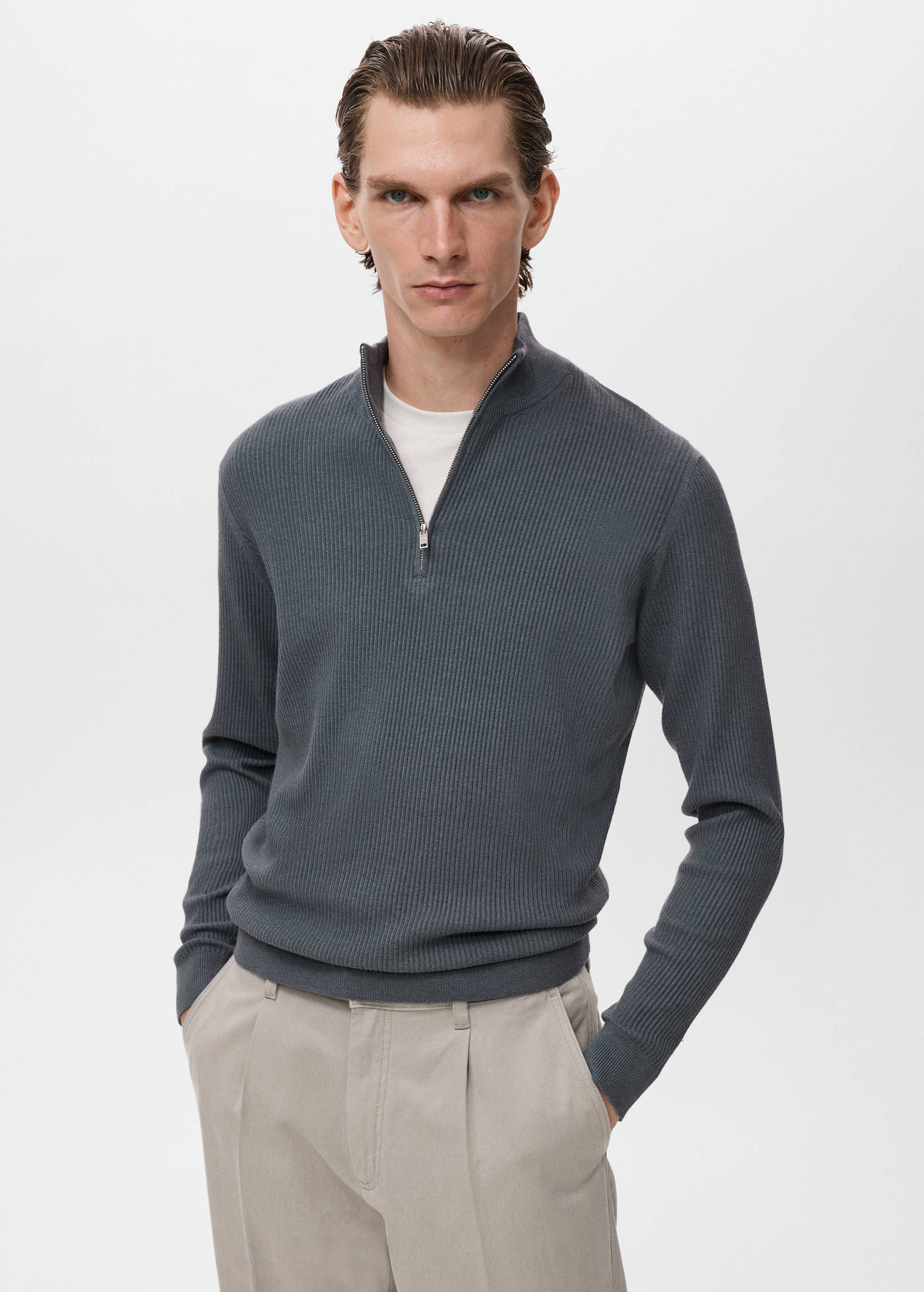 Ribbed sweater with zip neck - Medium plane