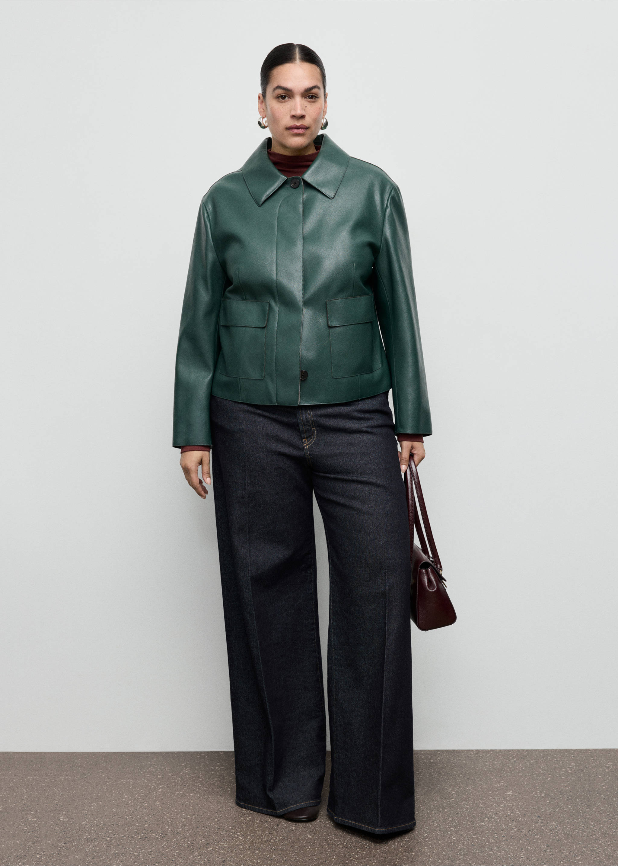 Faux-leather jacket with pockets - Details of the article 3, Green. Ref: 17094433-00.