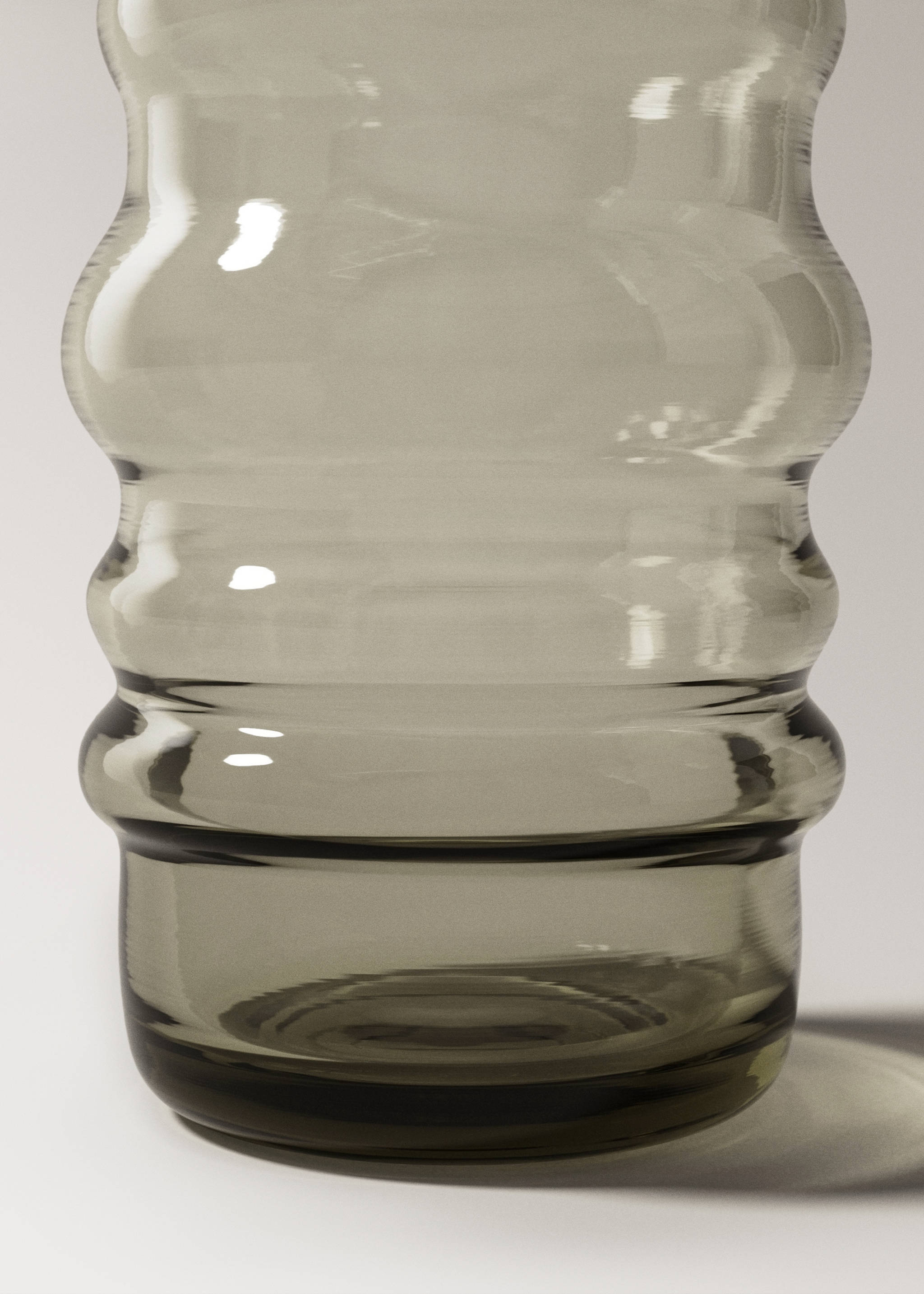 Smoked borosilicate vase with wave design - Details of the article 1