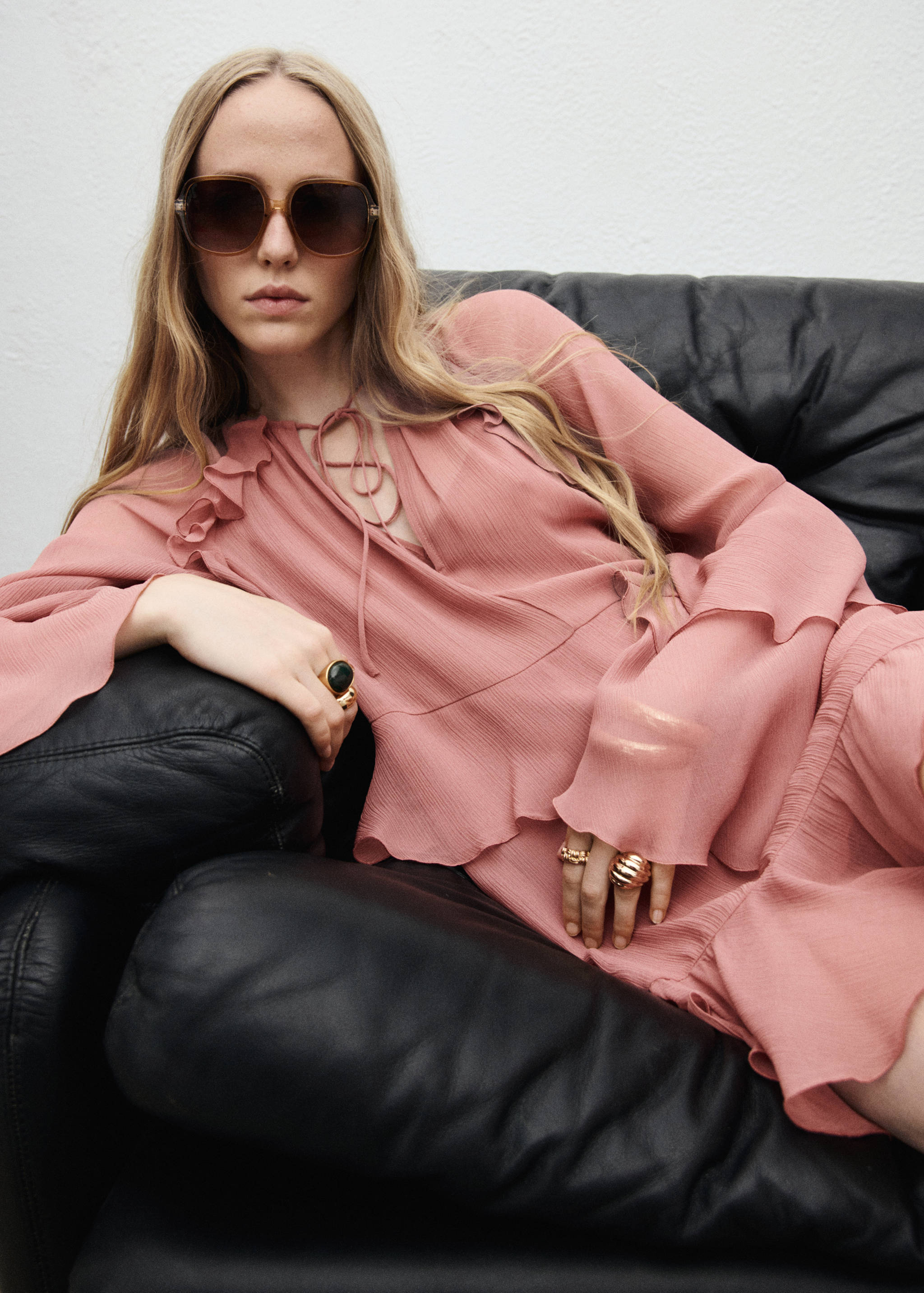 Flared dress with ruffled sleeves - Details of the article 6