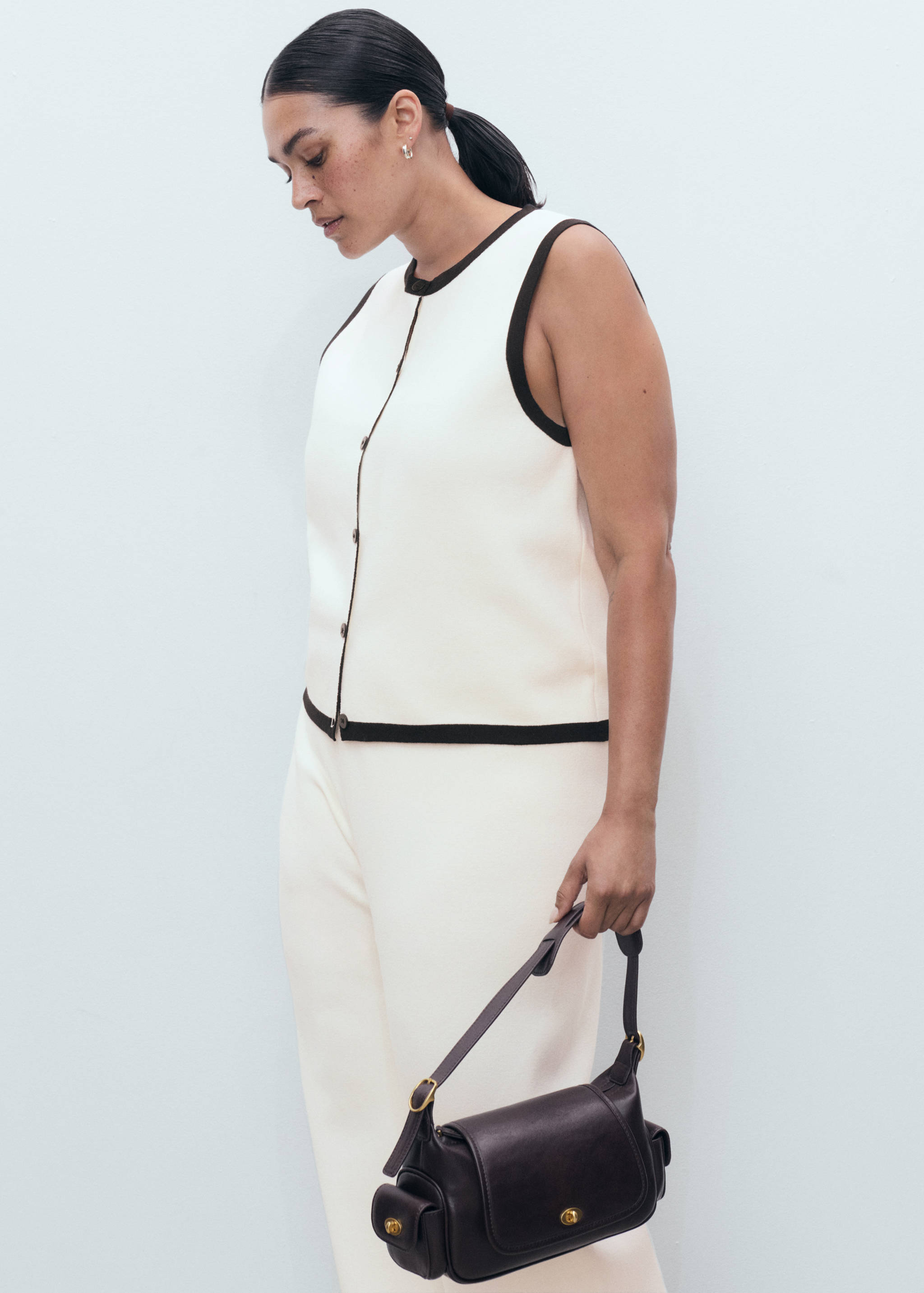 Contrasting low-rise knitted trousers - Details of the article 5