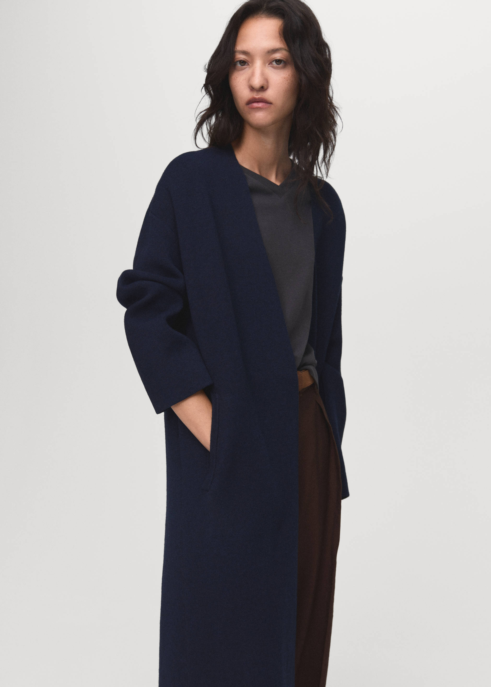 Knitted long coat - Medium plane