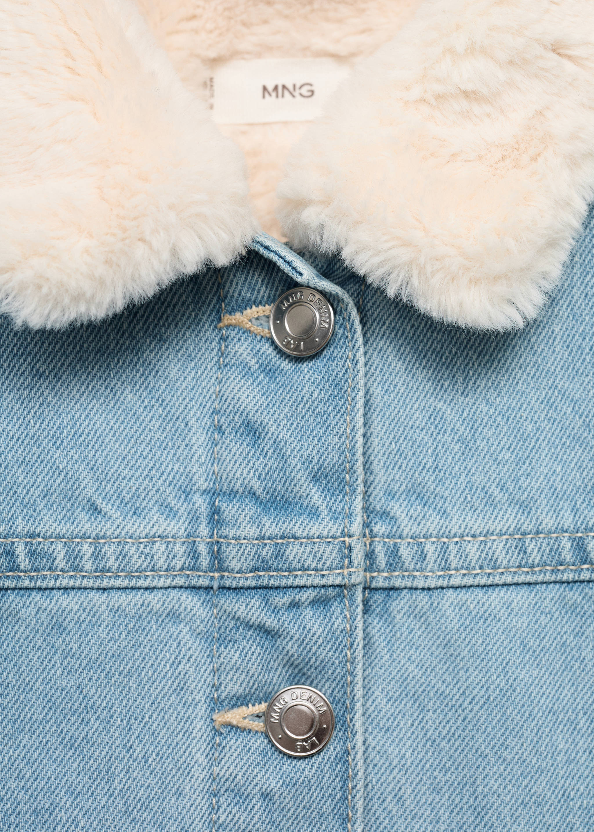 Denim jacket with fur lining - Details of the article 8