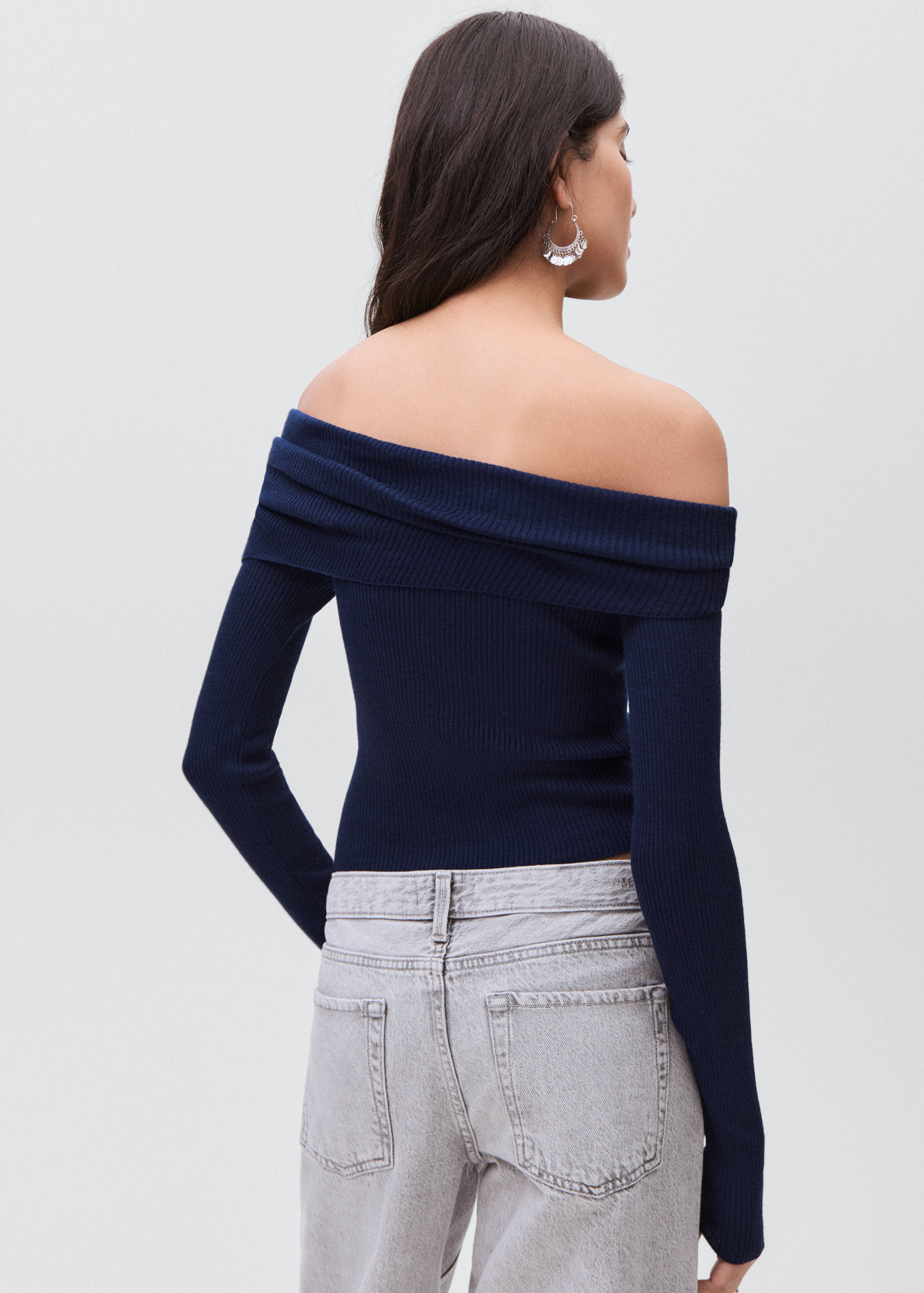 Strapless top - Reverse of the article