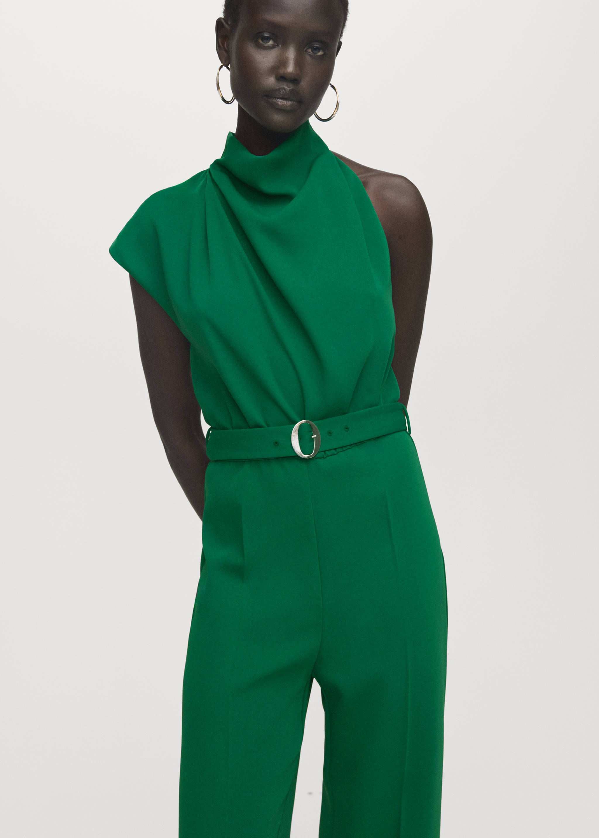 Mono largo asimétrico cinturón - Plano medio