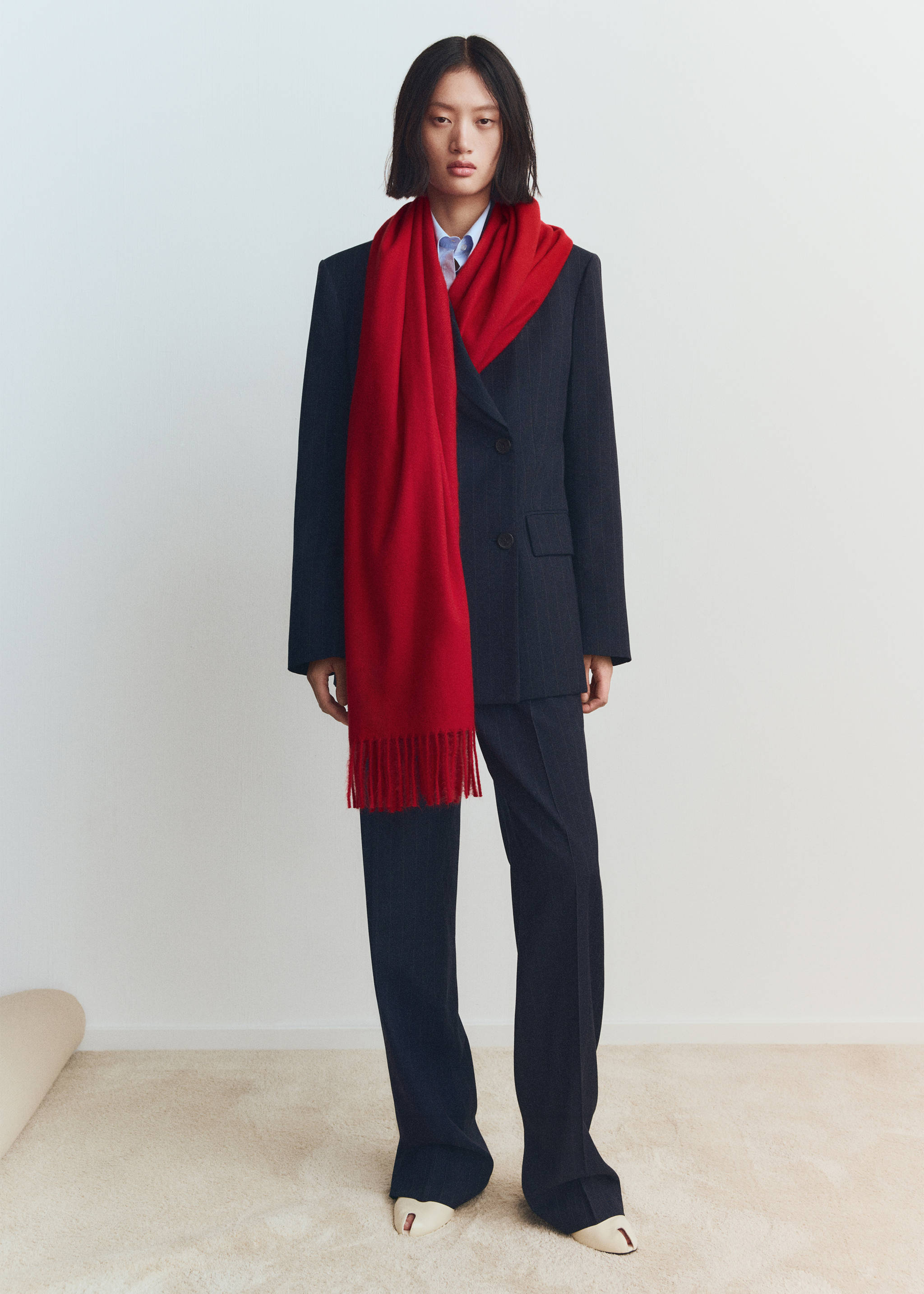 Fringed edge scarf - General plane