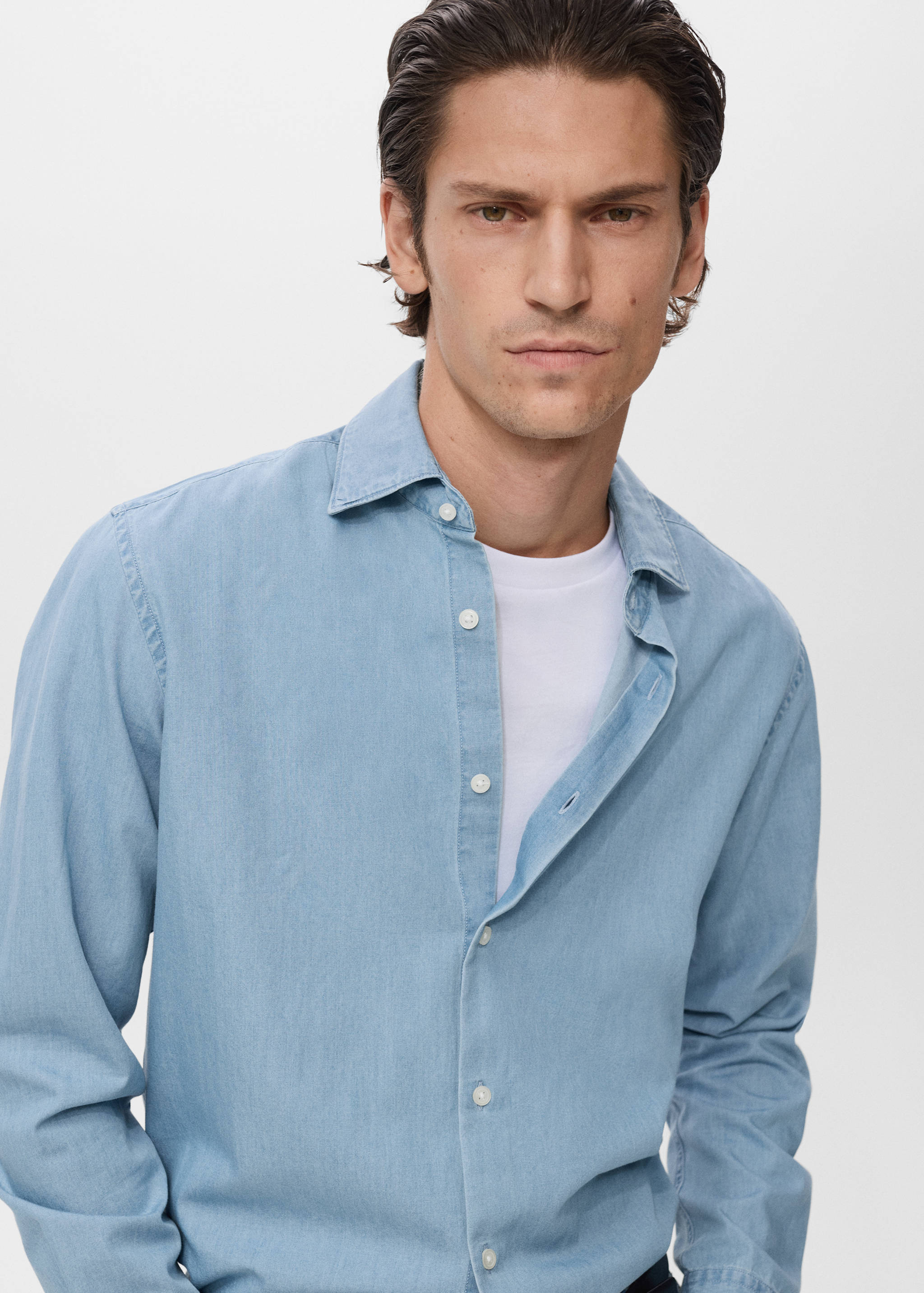 100% cotton chambray shirt - Details of the article 1
