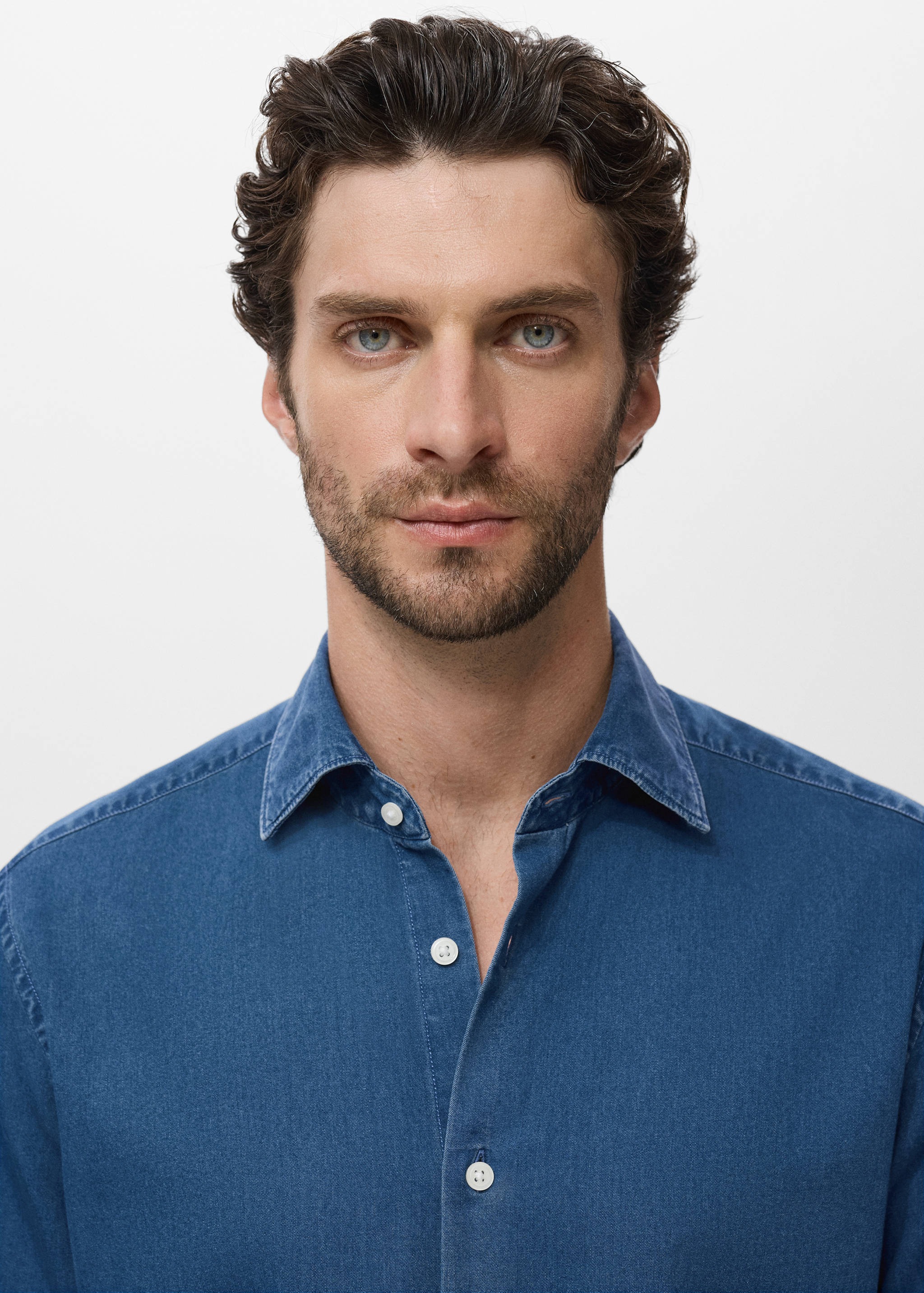 100% cotton chambray shirt - Details of the article 1