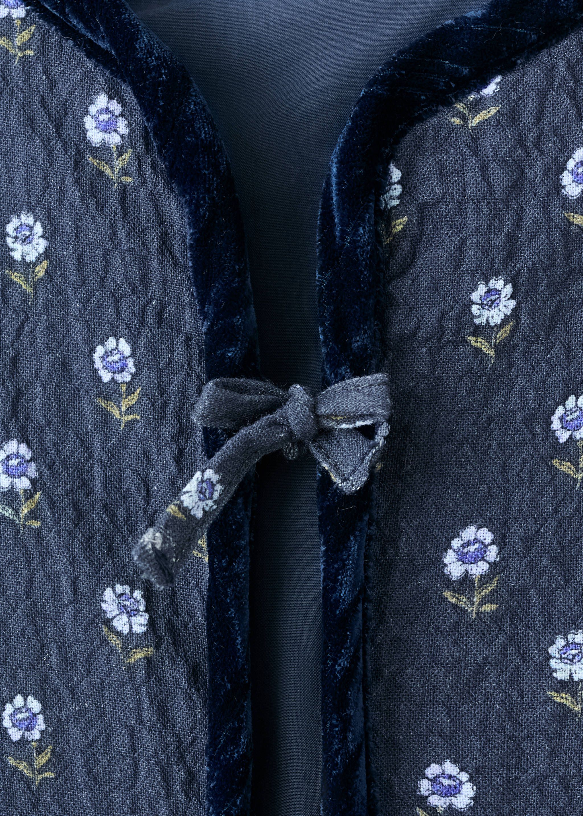 Floral quilted vest - Details of the article 8