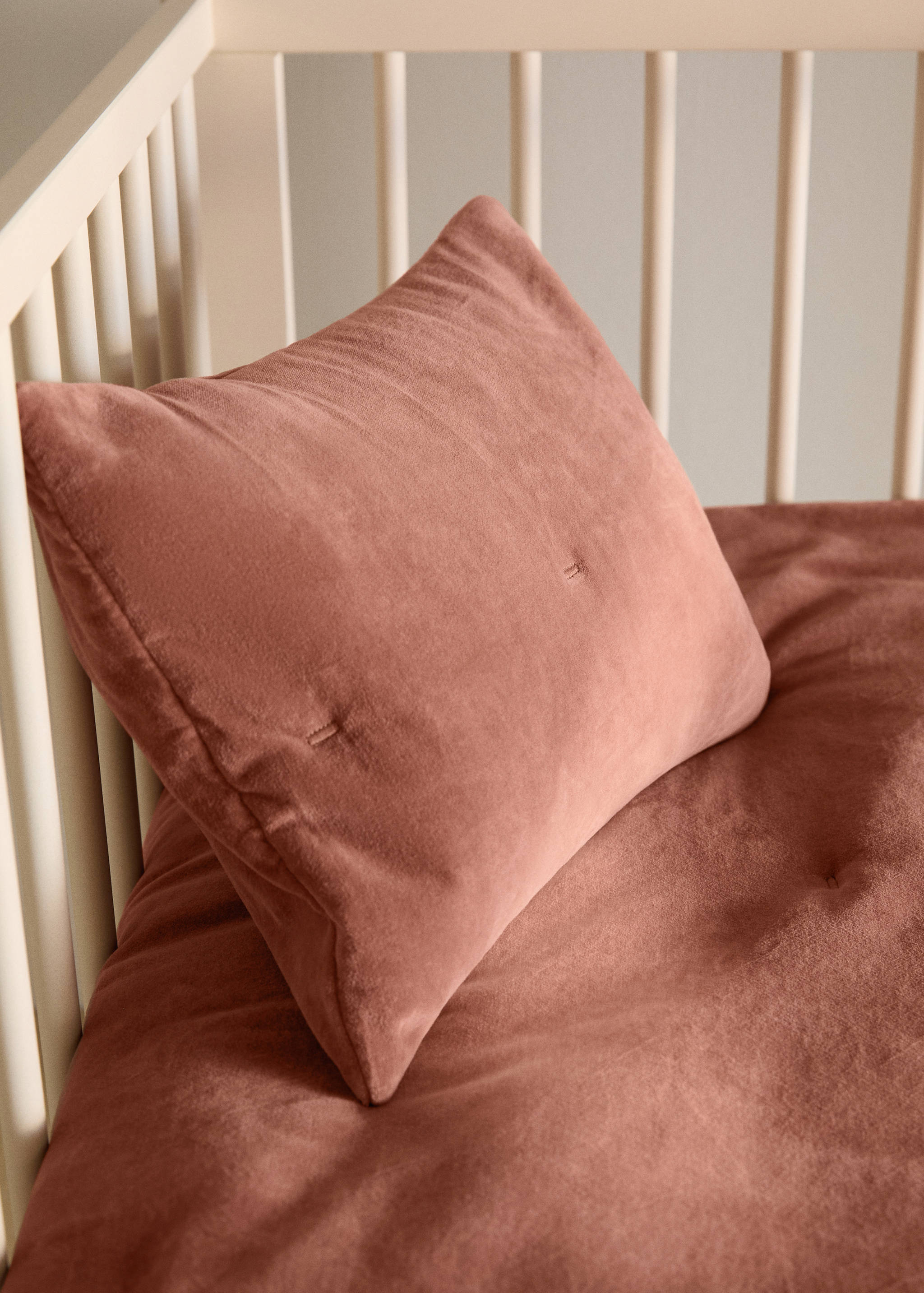 Cotton velvet garment-dyed cushion cover for children’s bed 30x40 cm - General plane