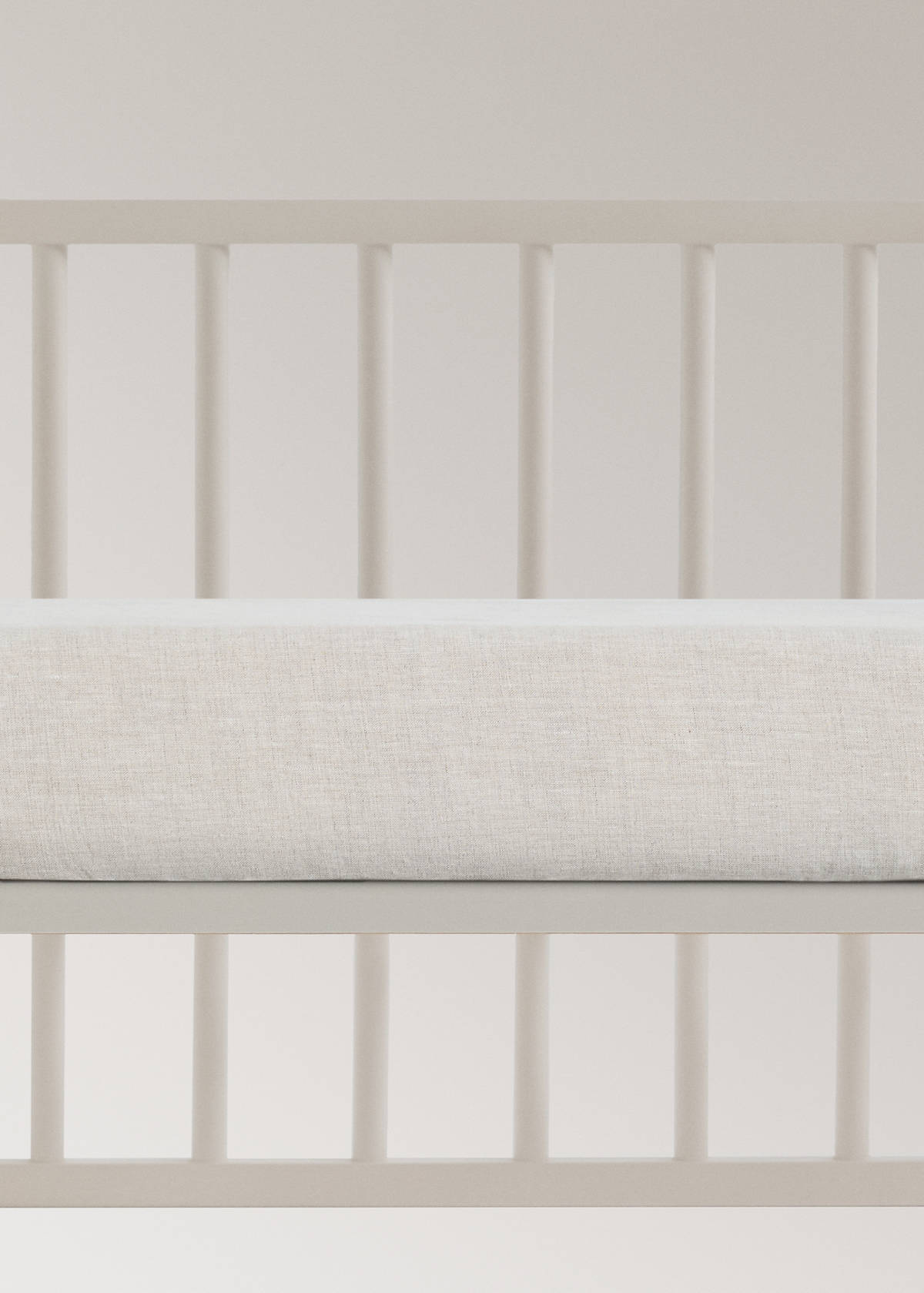 Washed linen fitted sheet for cot — Beige