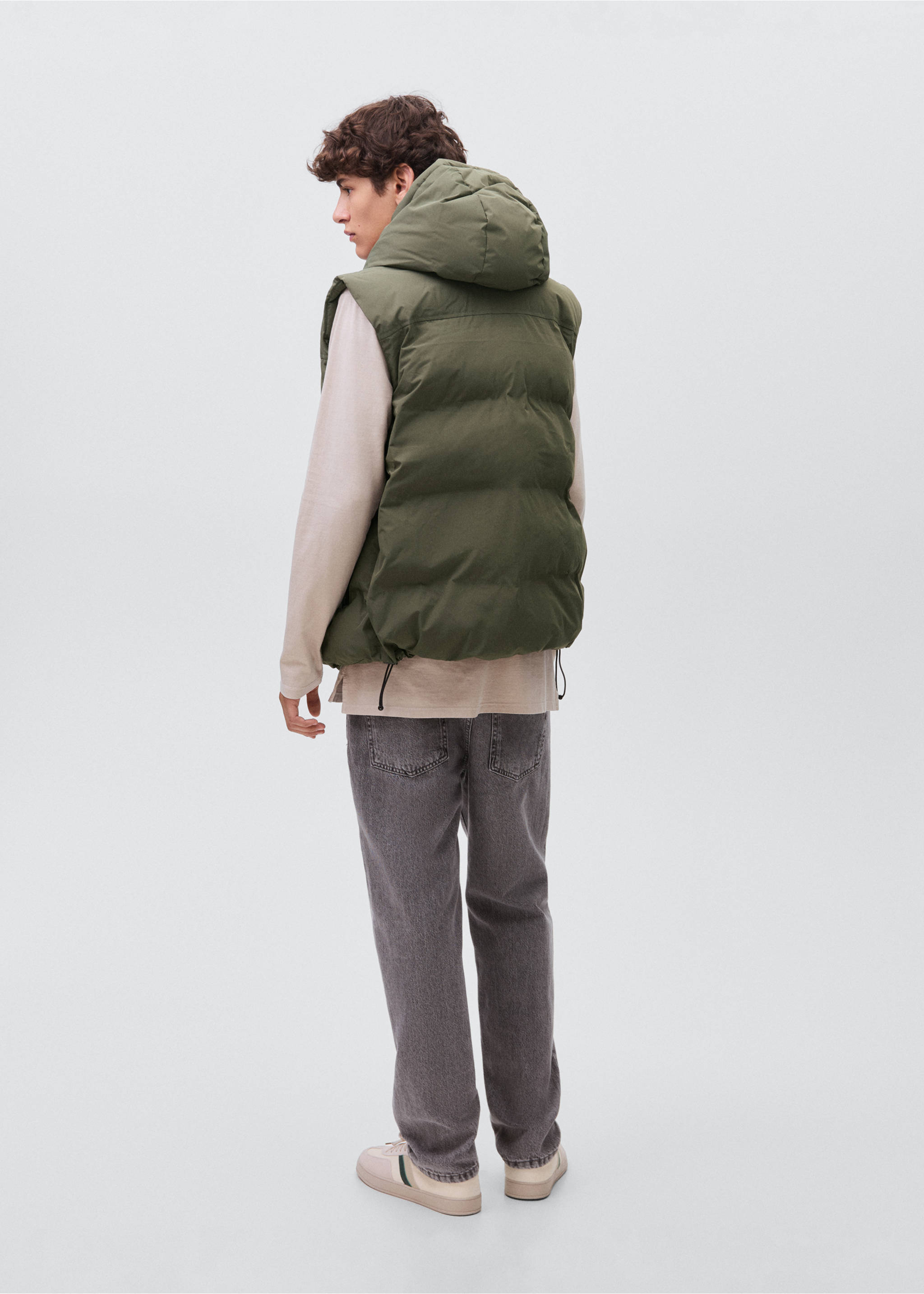 Kapitone yelek - Ürünün arkası, Haki Renk. Ref: 17095783-00.