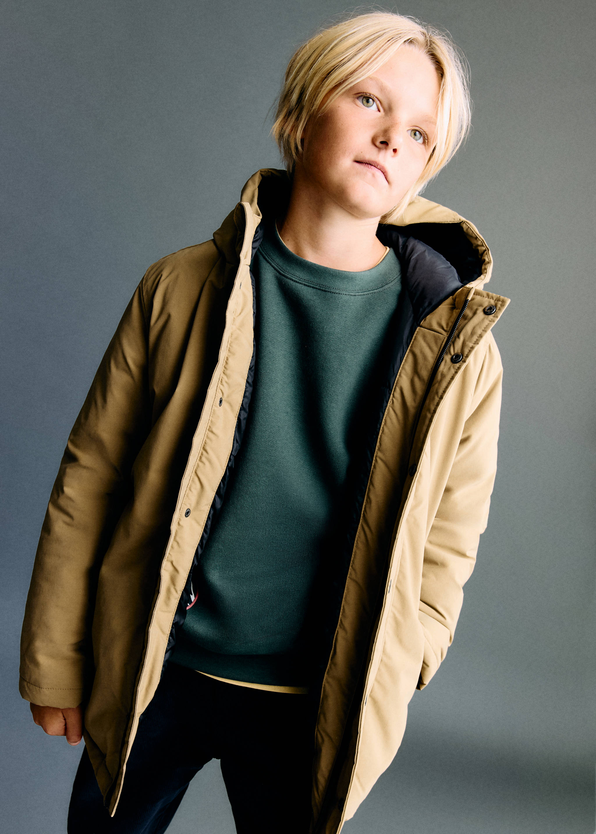 Hooded anorak with buttons - Medium plane