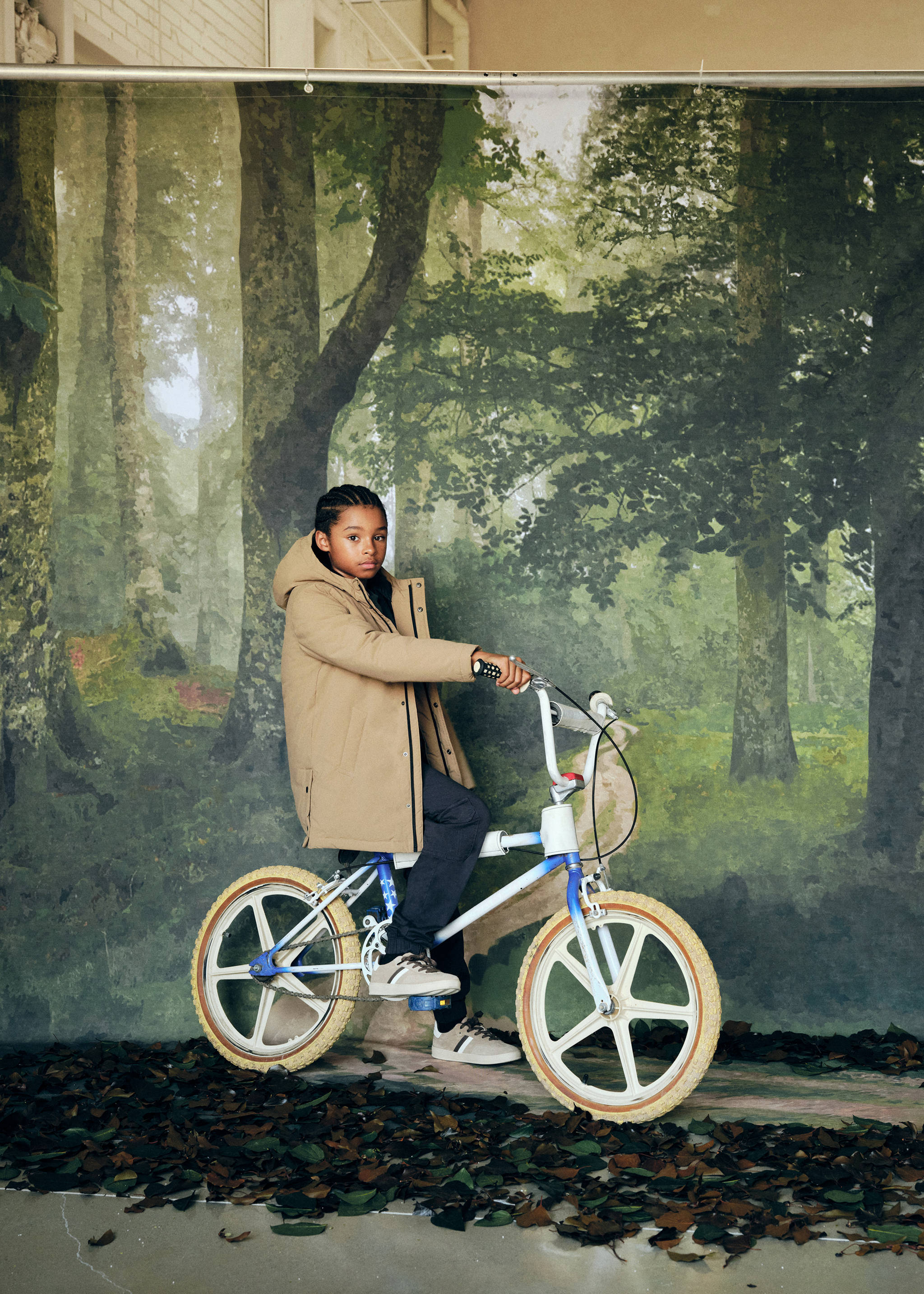 Hooded anorak with buttons - Details of the article 5