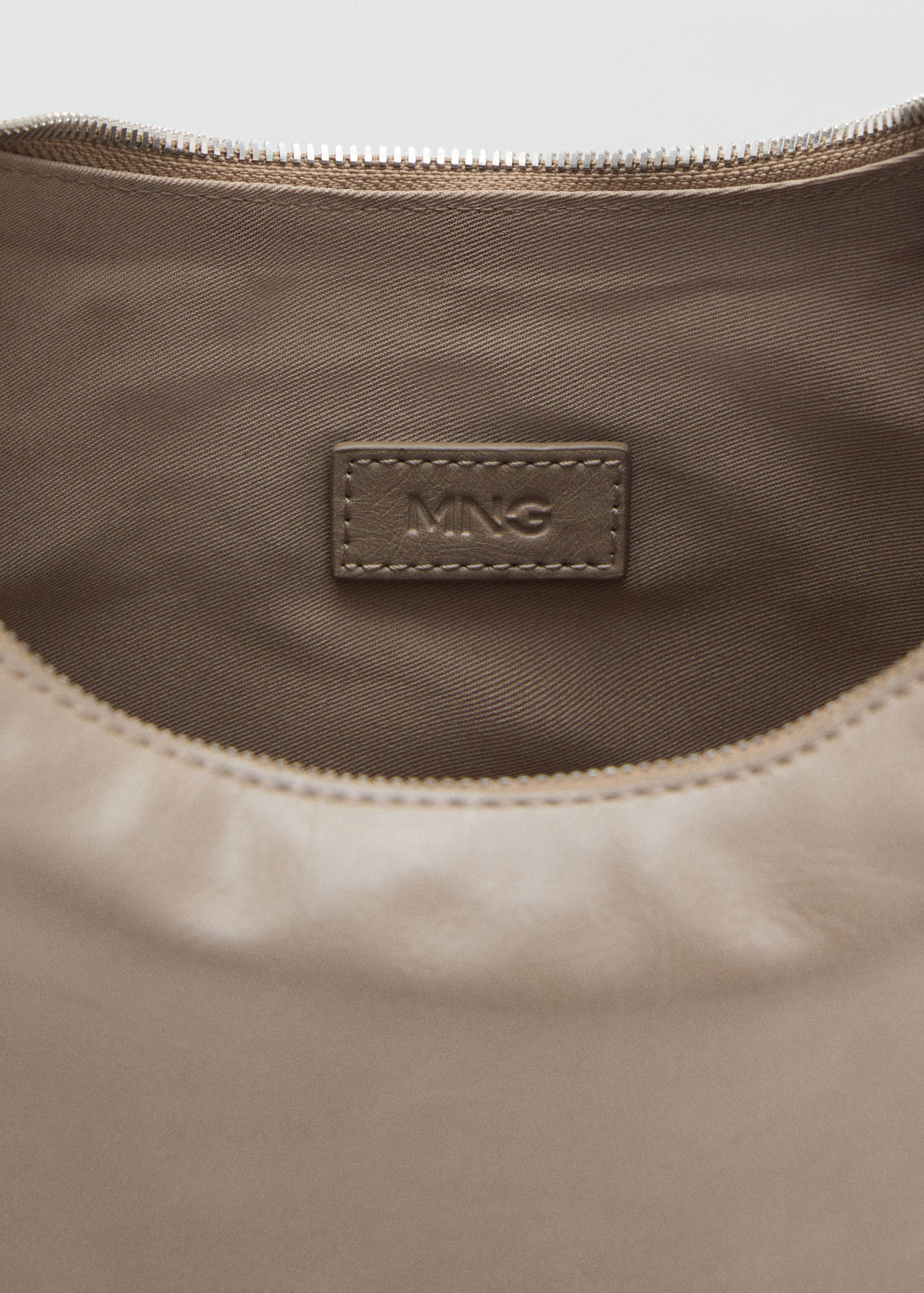 Mittelgroße ovale Schultertasche - Detail des Artikels 2