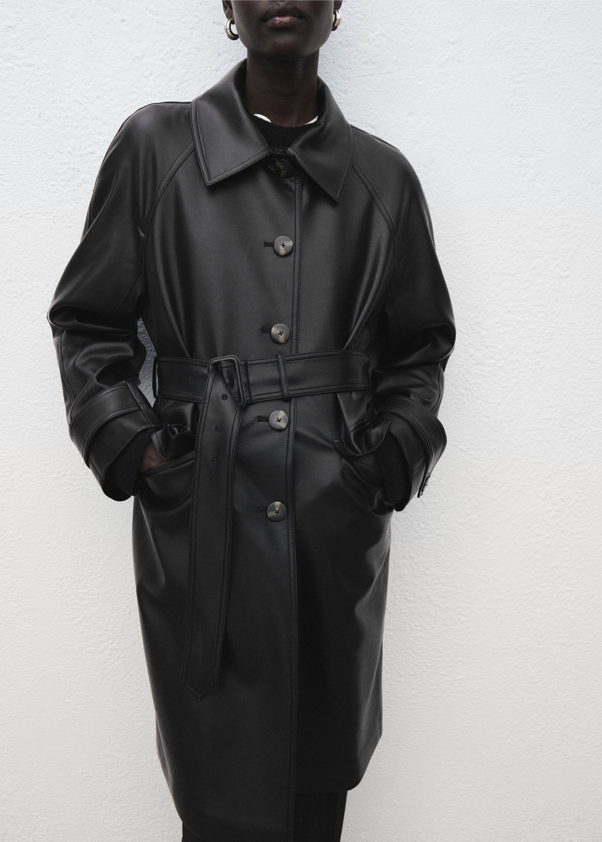 Long faux-leather trench coat with belt - Details of the article 6