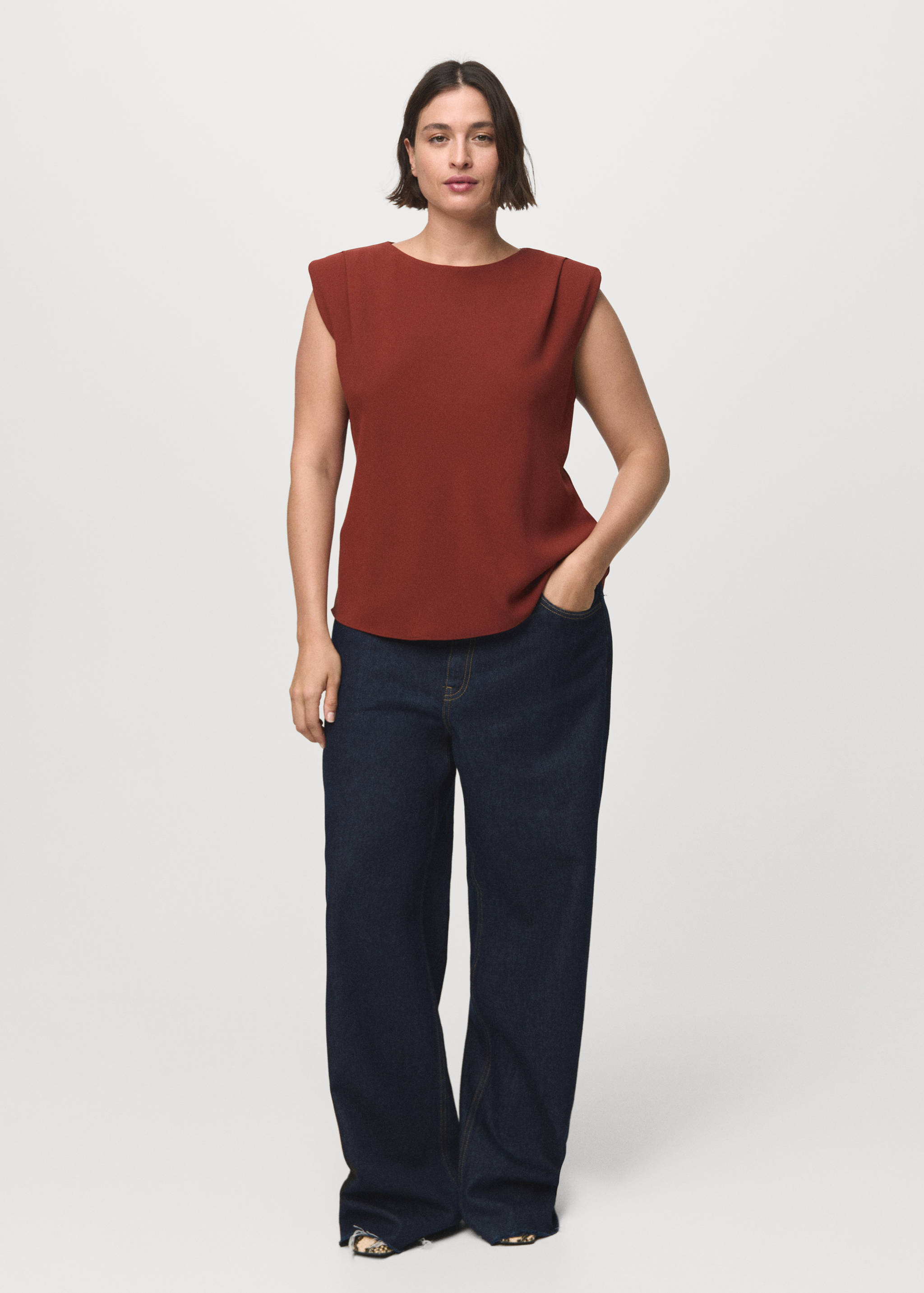 Bluzka z poduszkami na ramionach i marszczeniami - Szczegóły artykułu 3