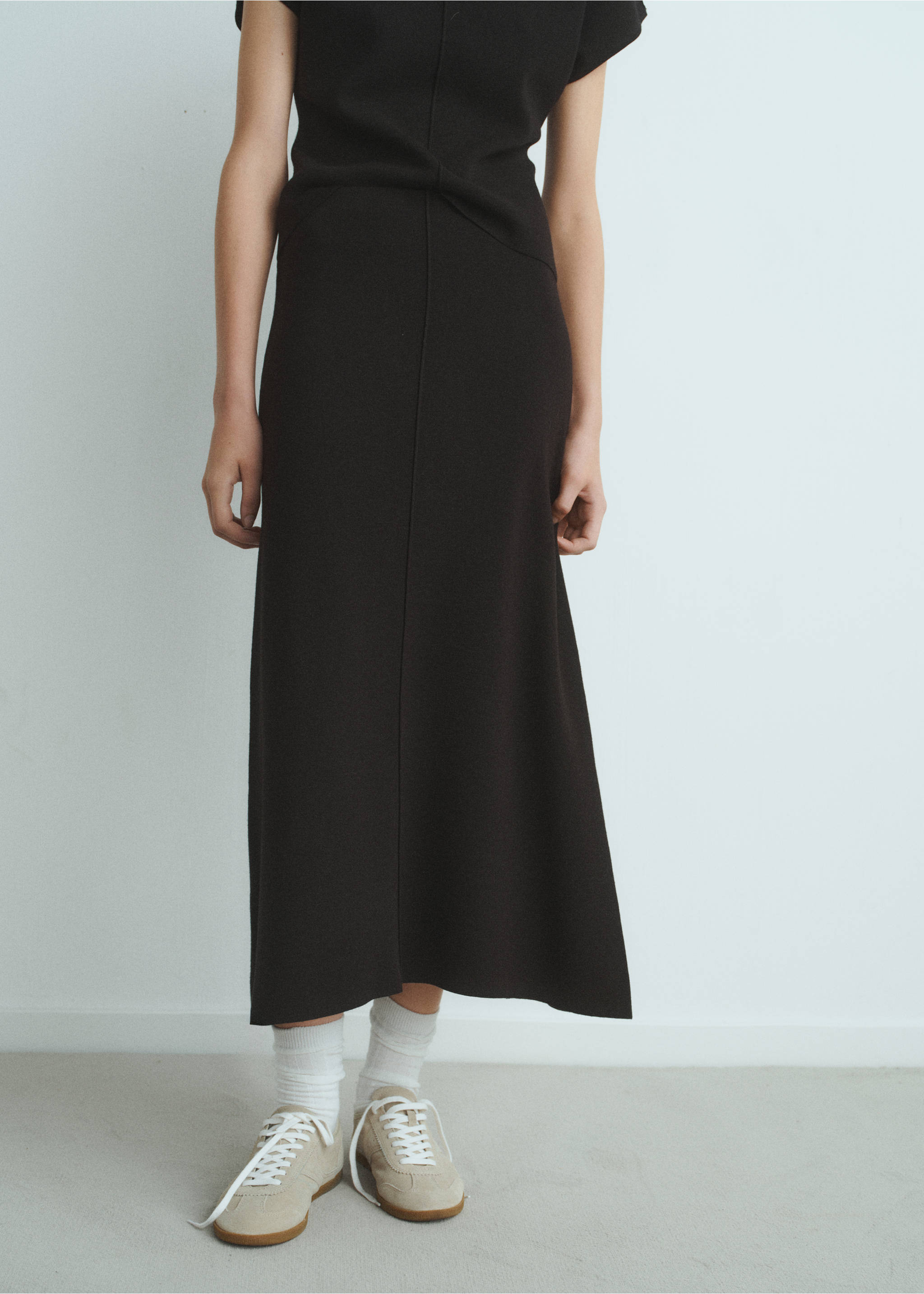 Flared knitted skirt - Medium plane, Black. Ref: 17095811-00.