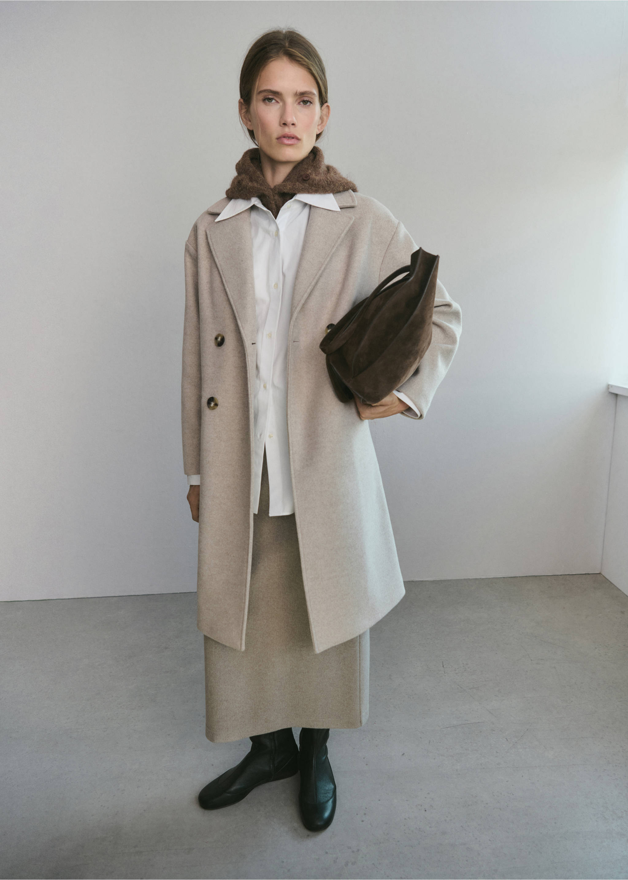 Beige double-breasted midi coat worn with a white shirt and matching skirt., Medium Brown. Ref: 17095812-00.