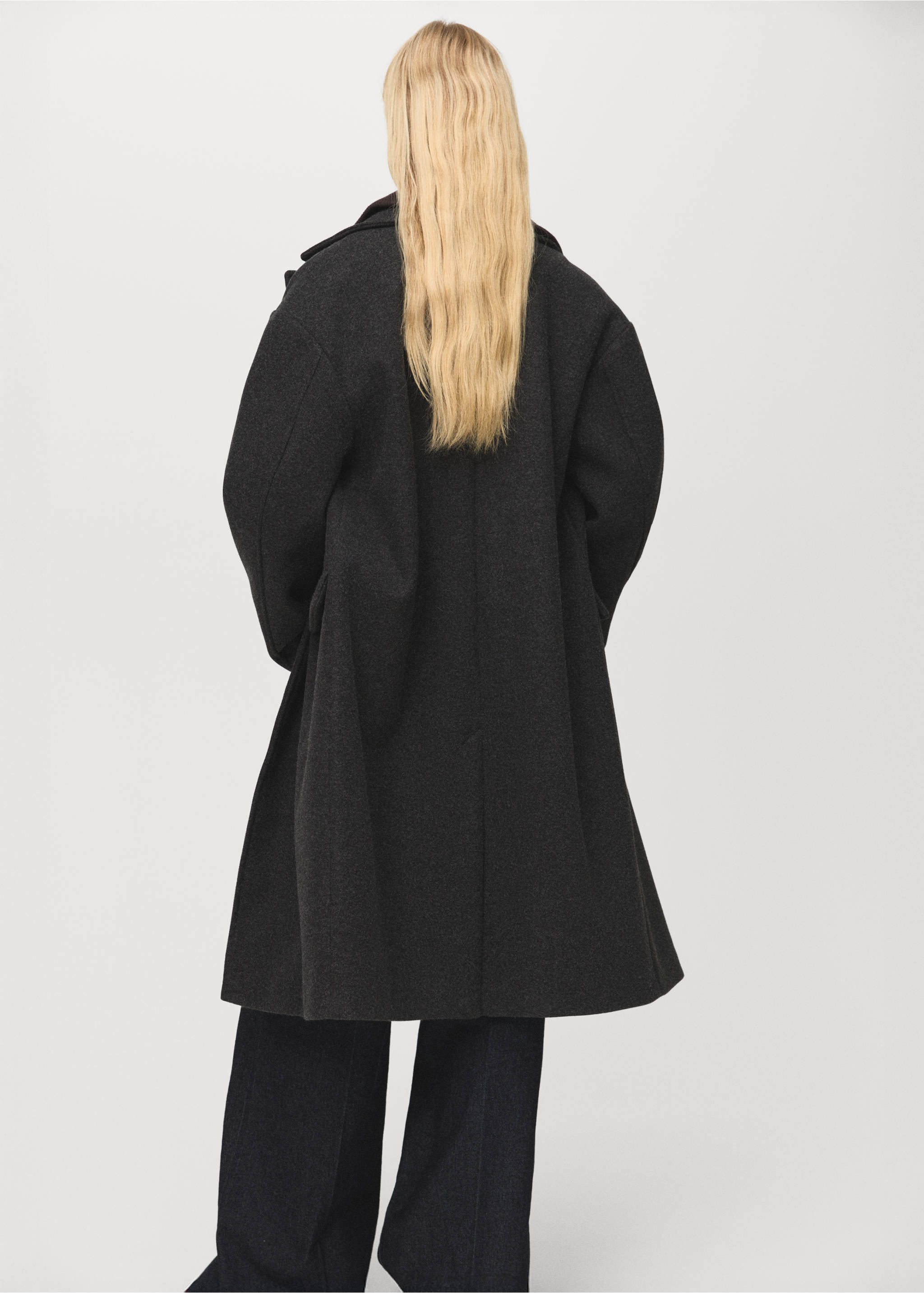 Dark grey oversized coat seen from the back, with a collar and long sleeves., Charcoal. Ref: 17095812-00.