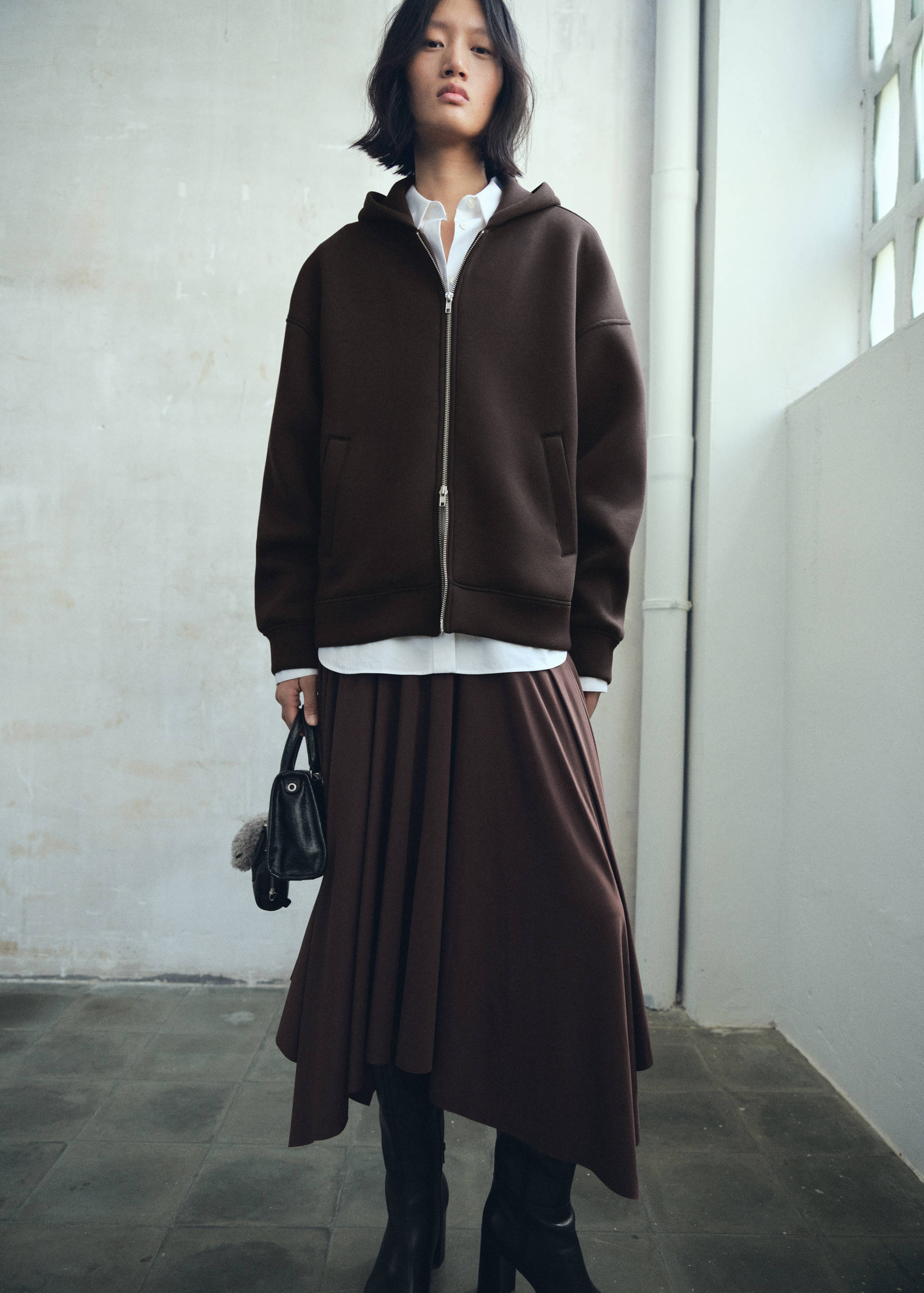 سترة فضفاضة بغطاء للرأس - رؤية عامة