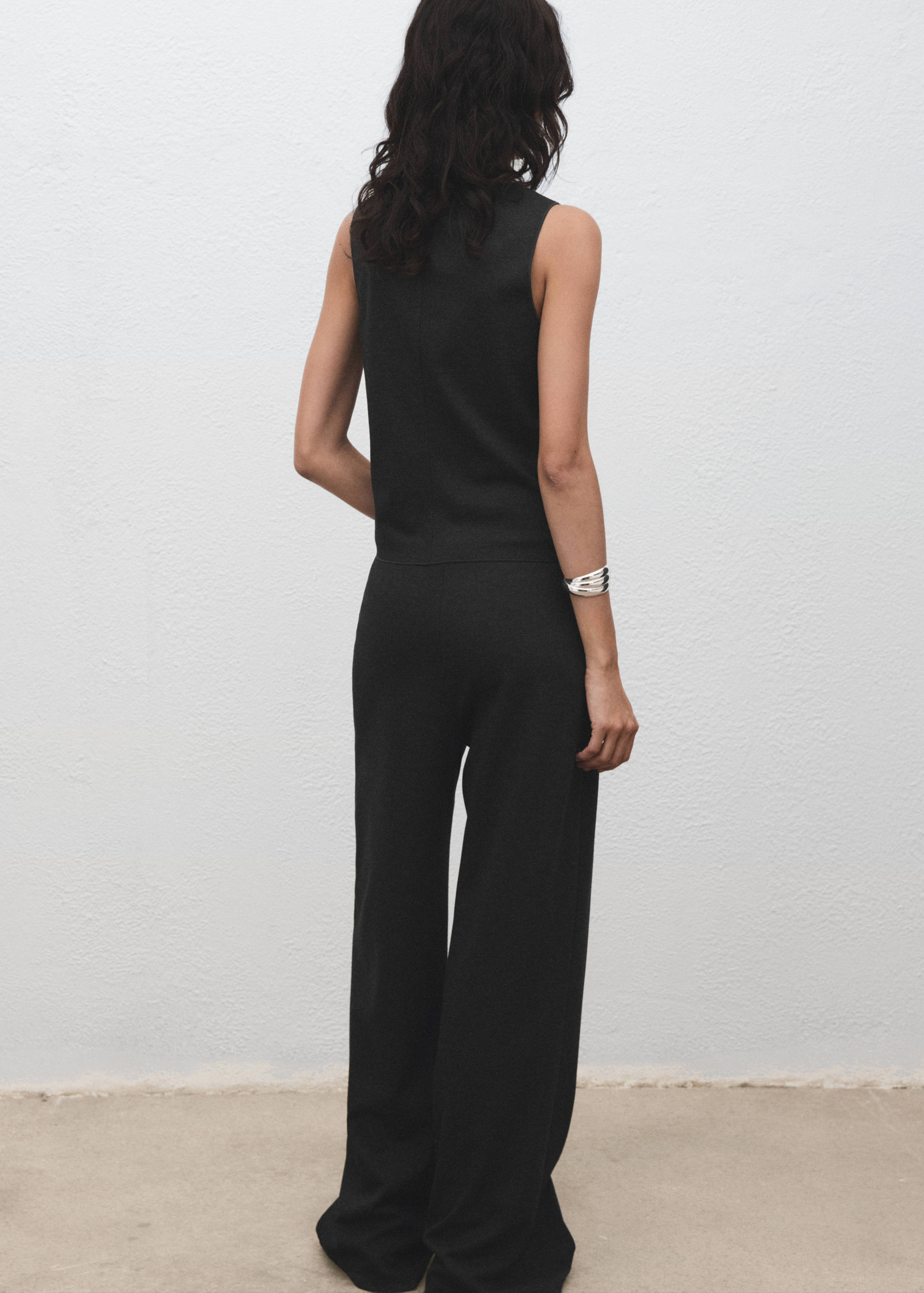 Round neck buttoned vest - Reverse of the article