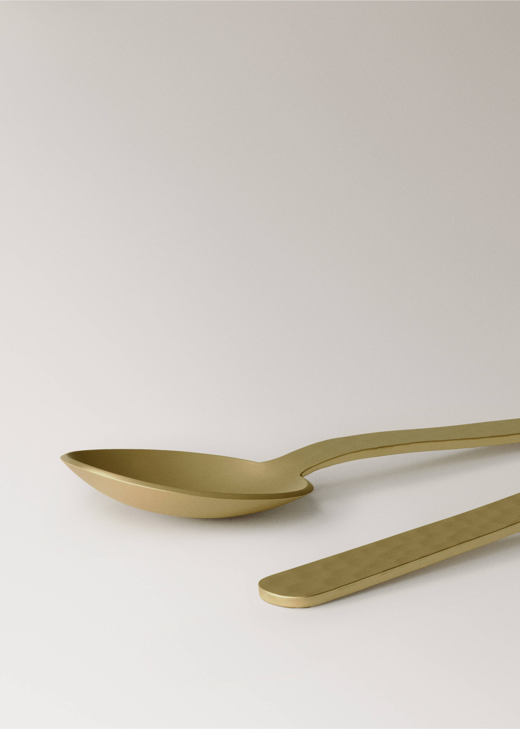 Set of 4 hammered stainless steel dessert spoons - Details of the article 2, Gold. Ref: 17095821-00.